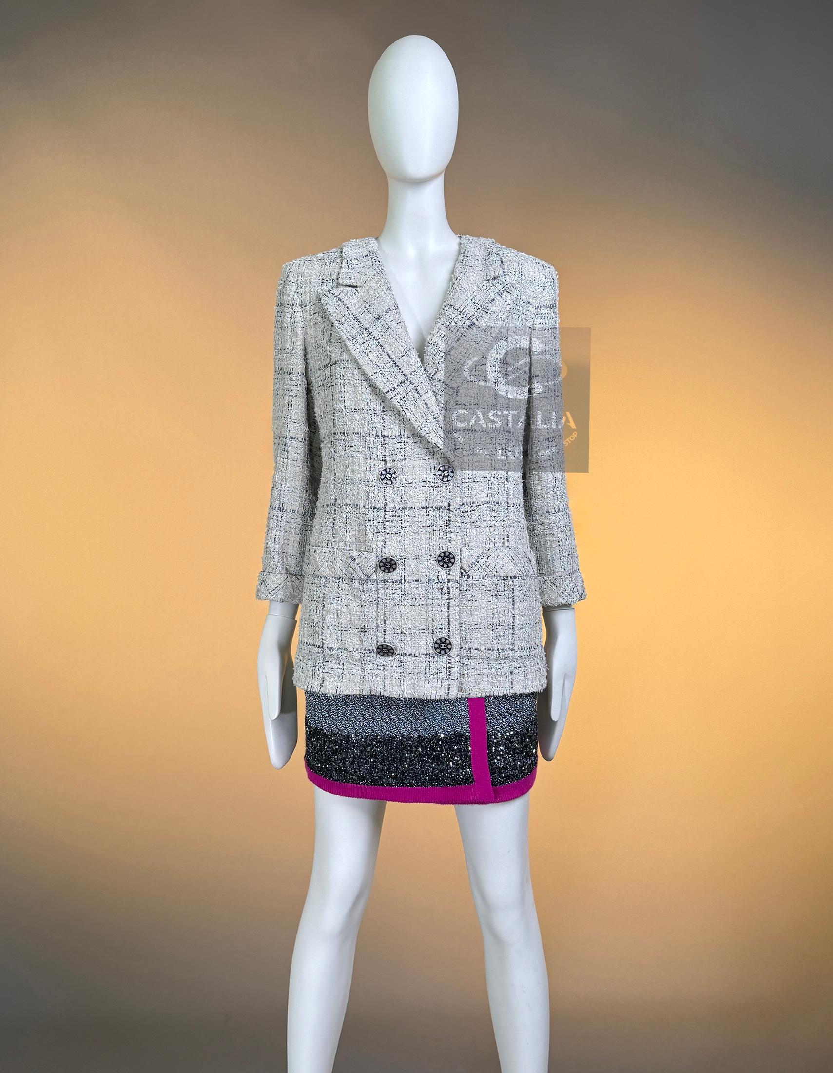 CHANEL Paris / SEOUL Beige Lesage Tweed Jacke 42 FR im Angebot 1