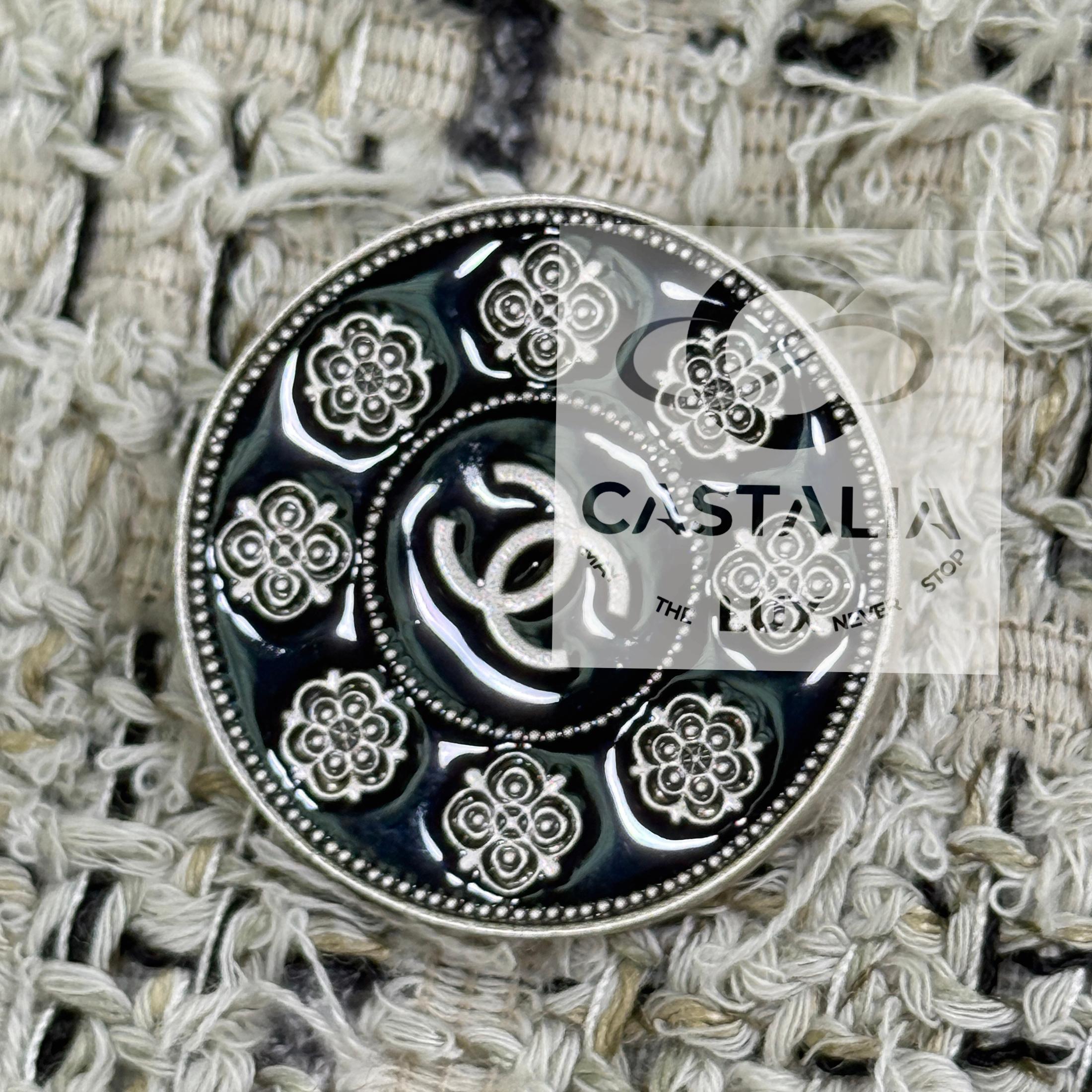 CHANEL Paris / SEOUL Beige Lesage Tweed Jacke 42 FR im Angebot 5