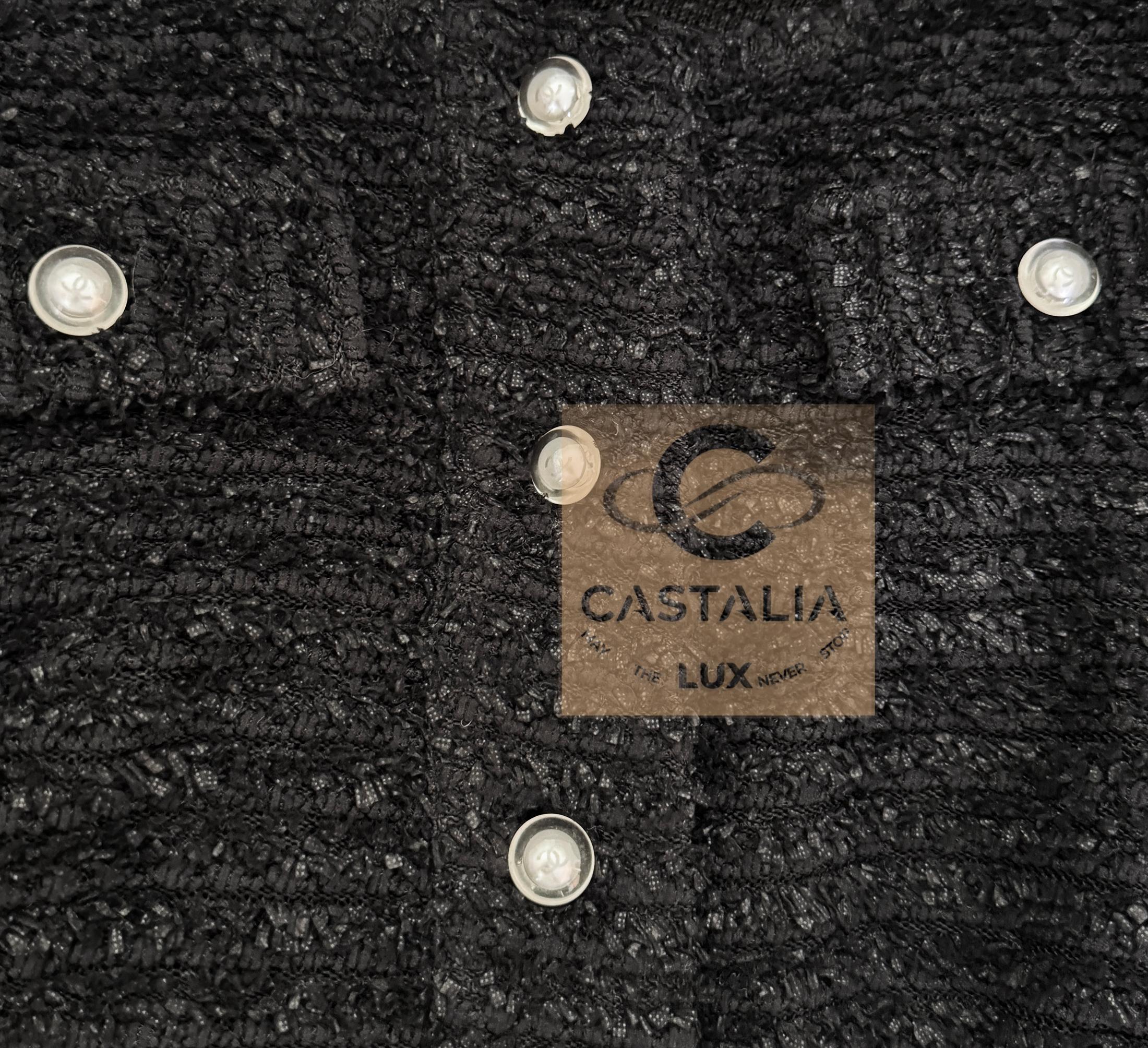 CHANEL Paris / Seoul Black Lesage Tweed Jumper 40 FR For Sale 5