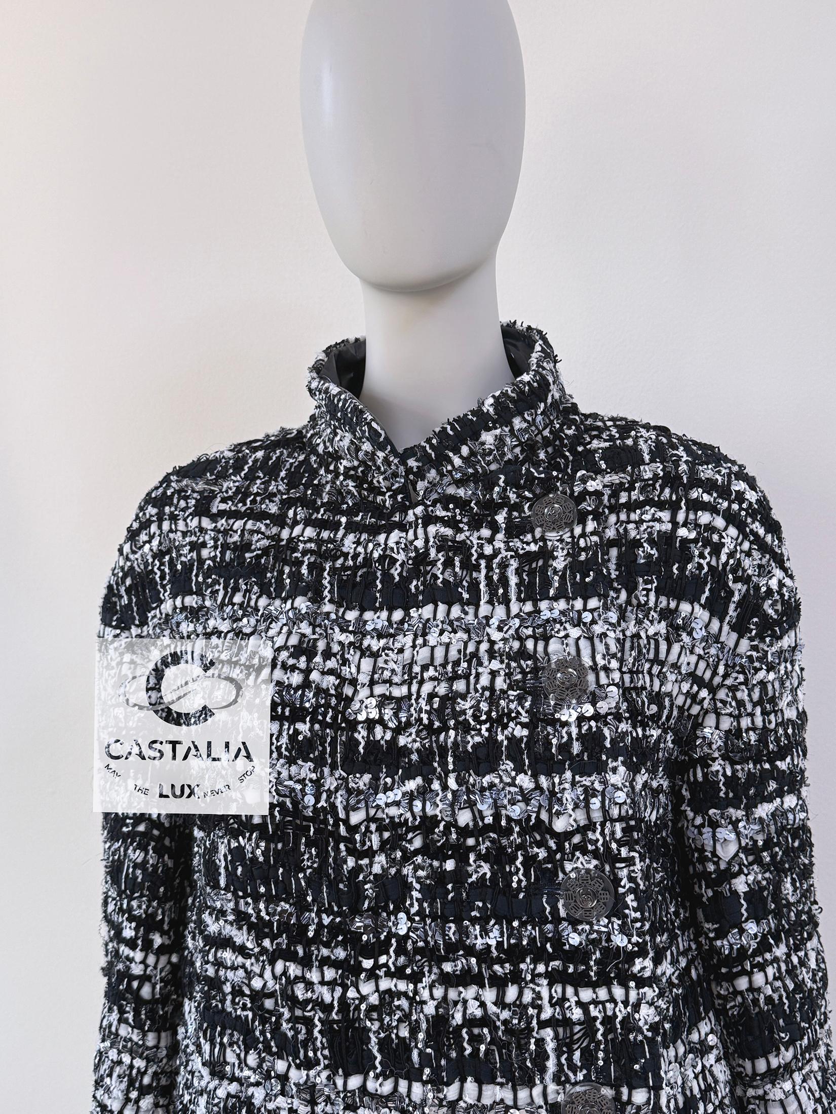 Women's or Men's Chanel 13K$ Paris / Seoul Ribbon Tweed Jacket with CC Buttons 40 FR