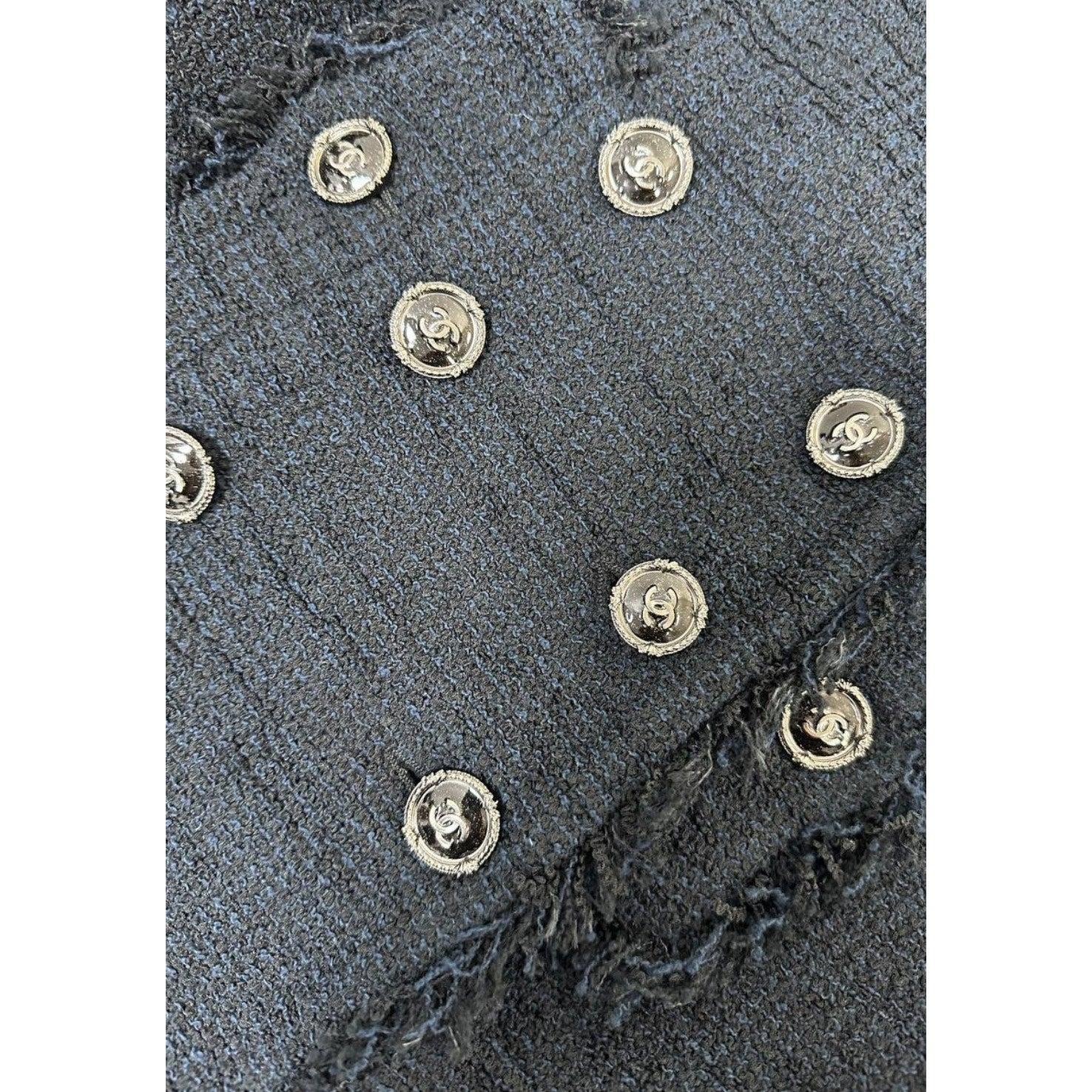 Chanel Paris Seul CC Buttons Timeless Black Tweed Jacket, Size 38 For Sale 1