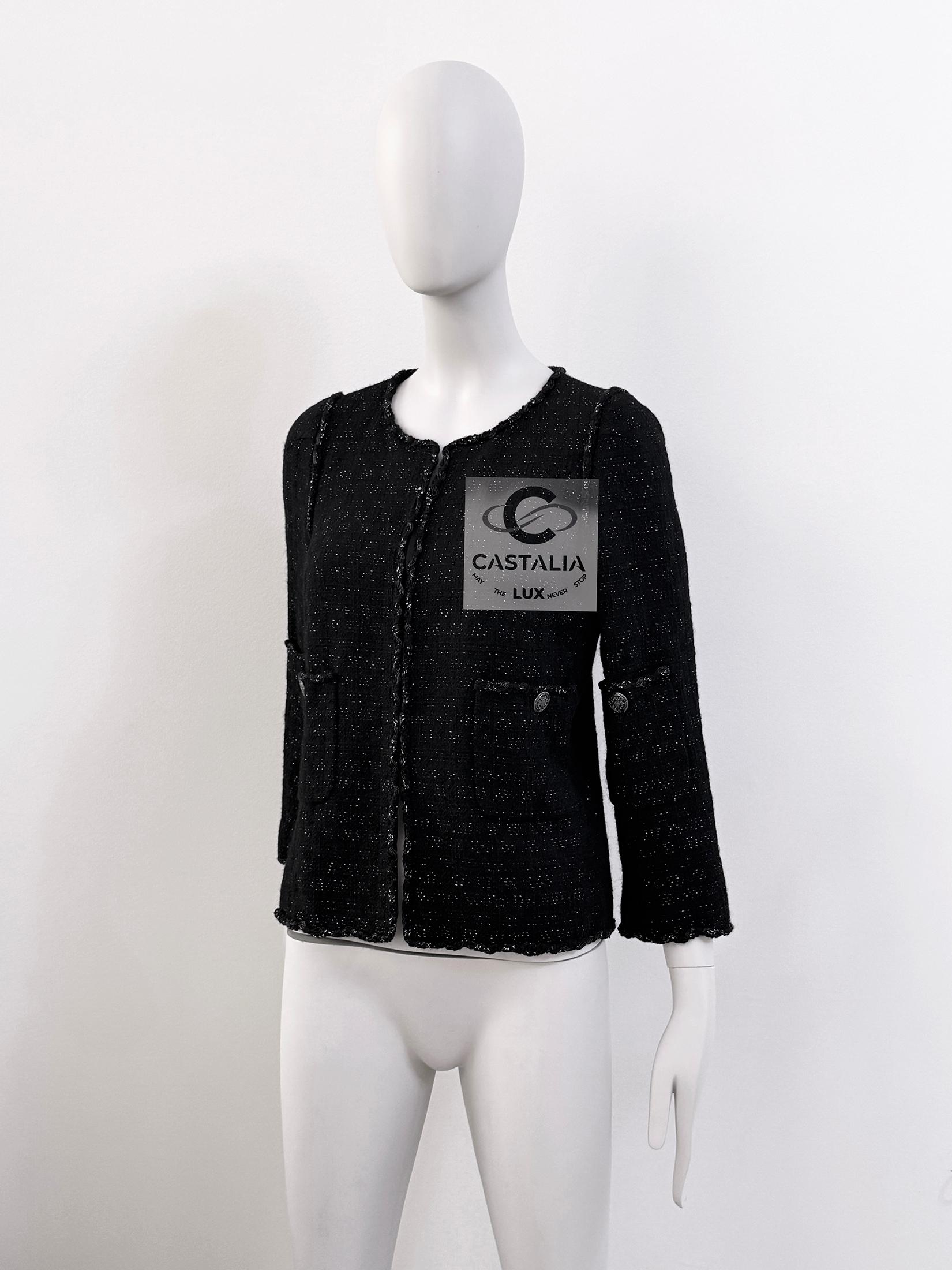 Women's or Men's Chanel Paris / Shanghai Black Shimmering Tweed Jacket 38 FR For Sale