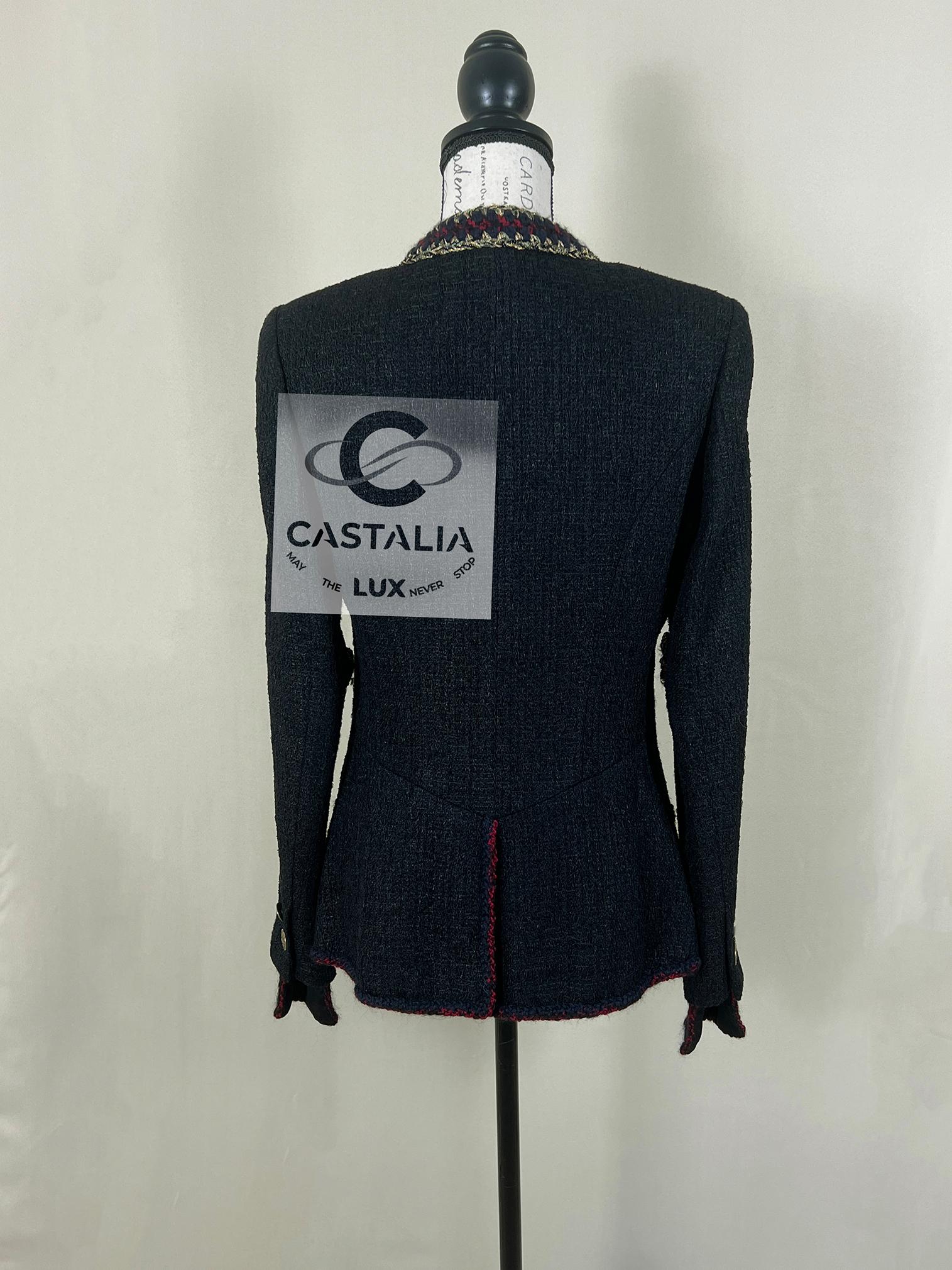 Chanel París / Shanghai CC Buttons Chaqueta de tweed negro 36 FR en venta 8