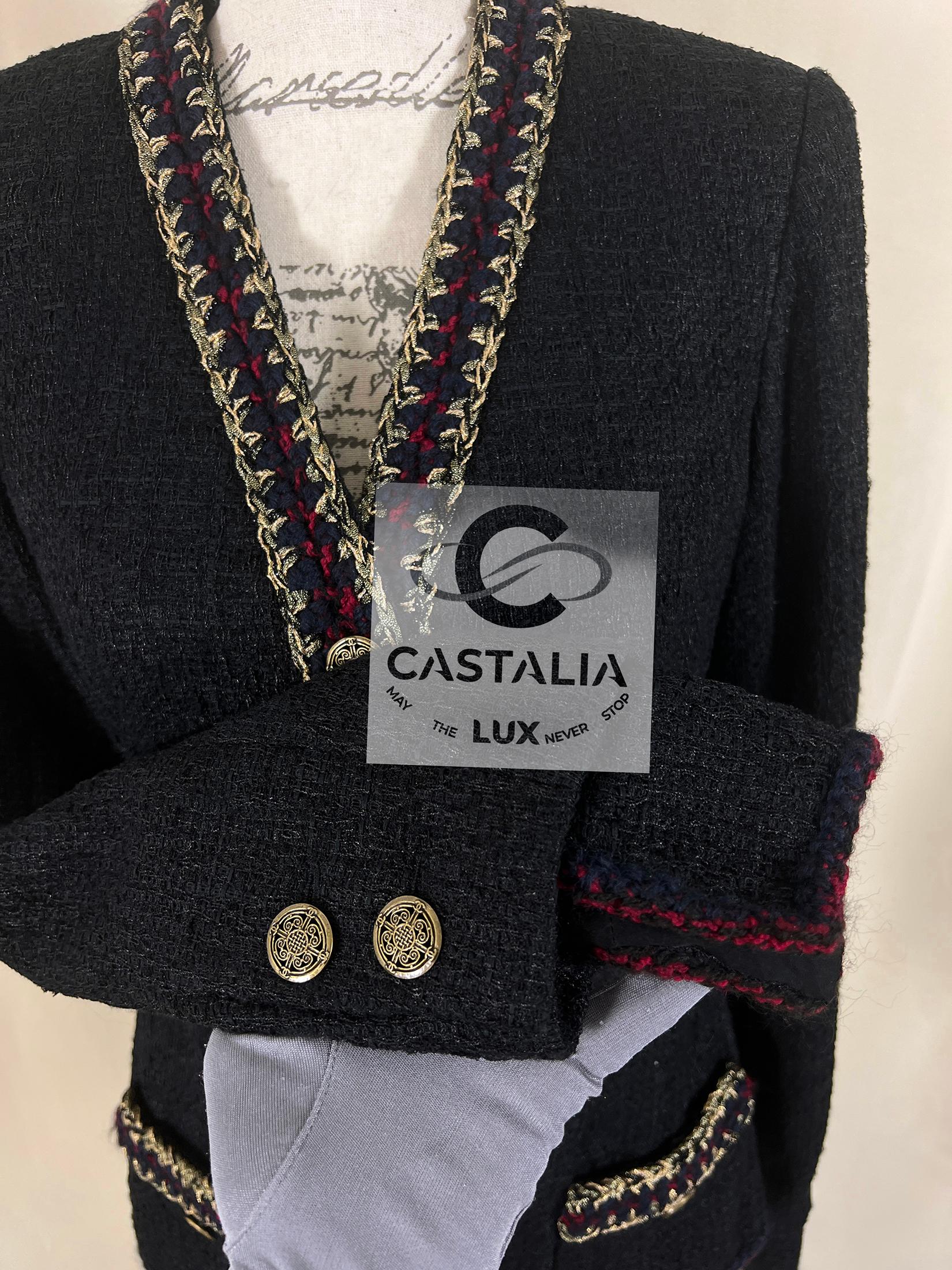Chanel París / Shanghai CC Buttons Chaqueta de tweed negro 36 FR en venta 2