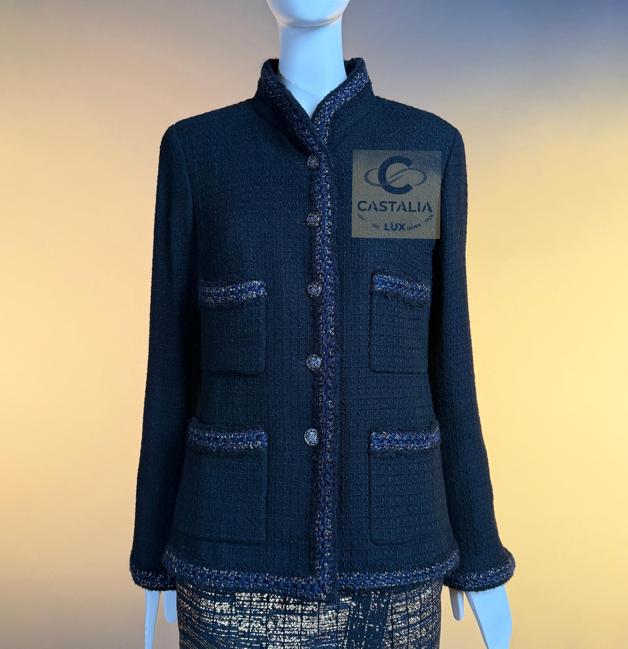CHANEL París / Shanghai Chaqueta icónica de tweed negro 40 FR en venta 4