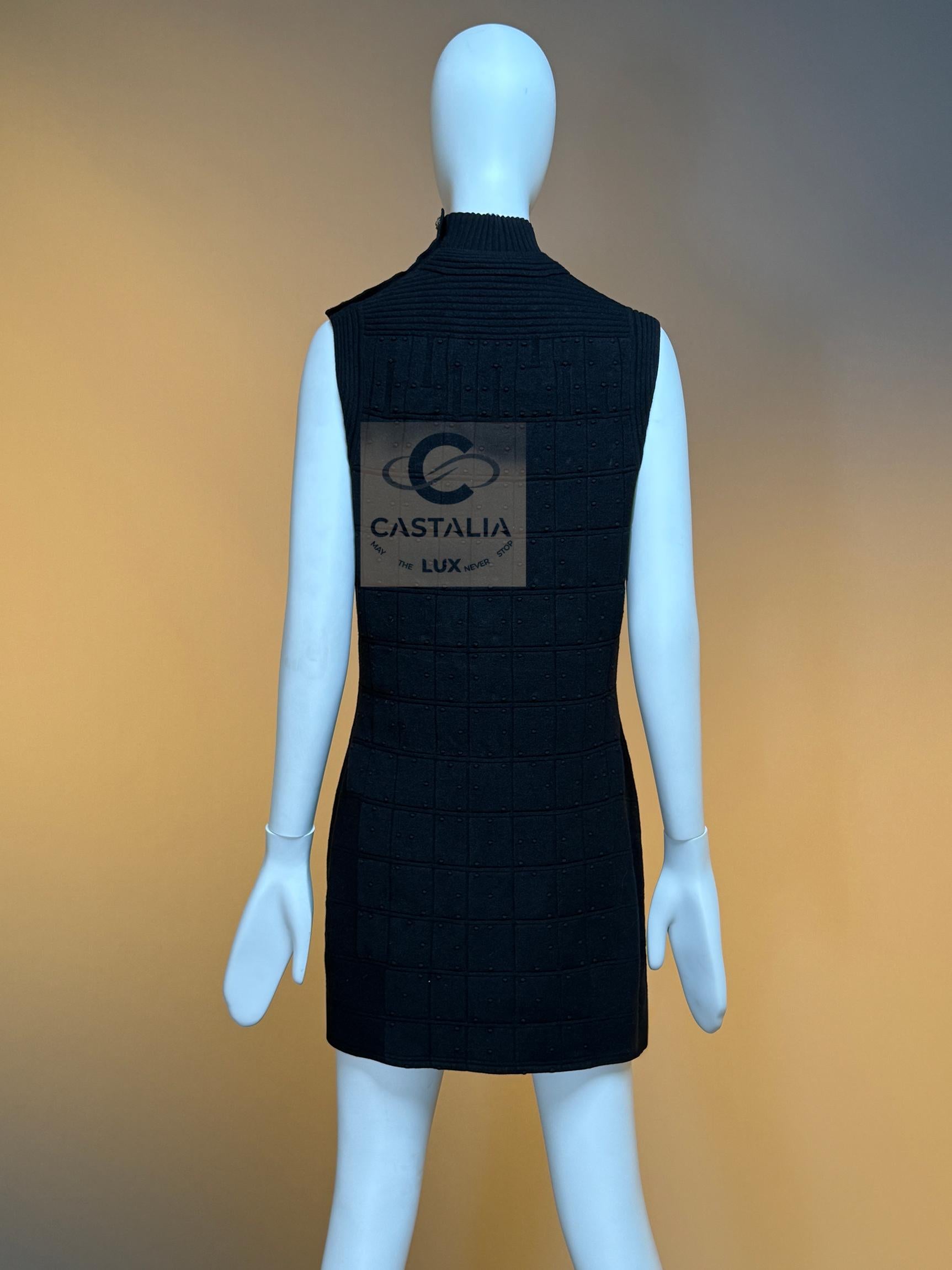 Chanel Paris / Shanghai Vestito nero Jewell 40 FR in vendita 12