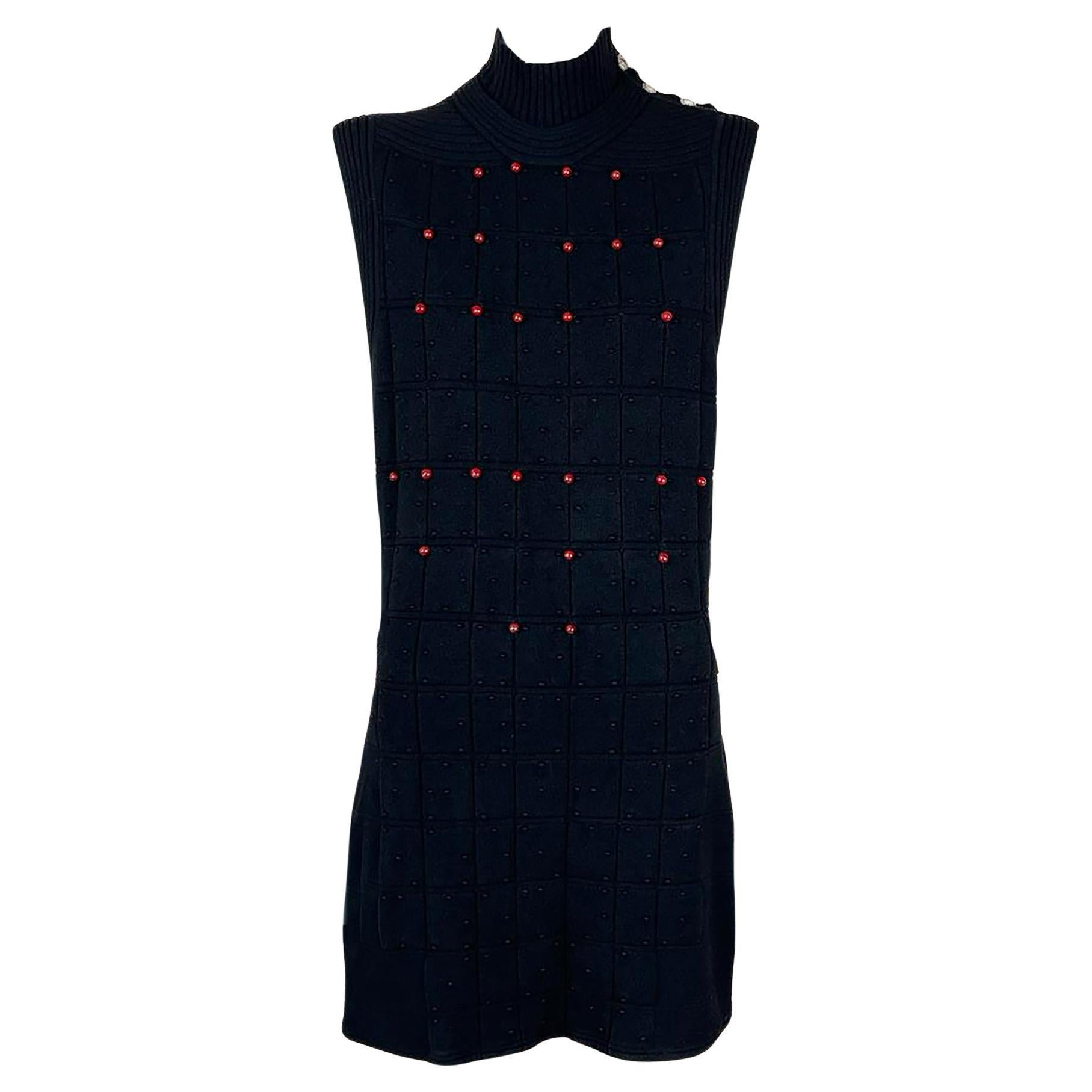 Chanel París / Shanghai Vestido adornado con joyas 40 FR en venta