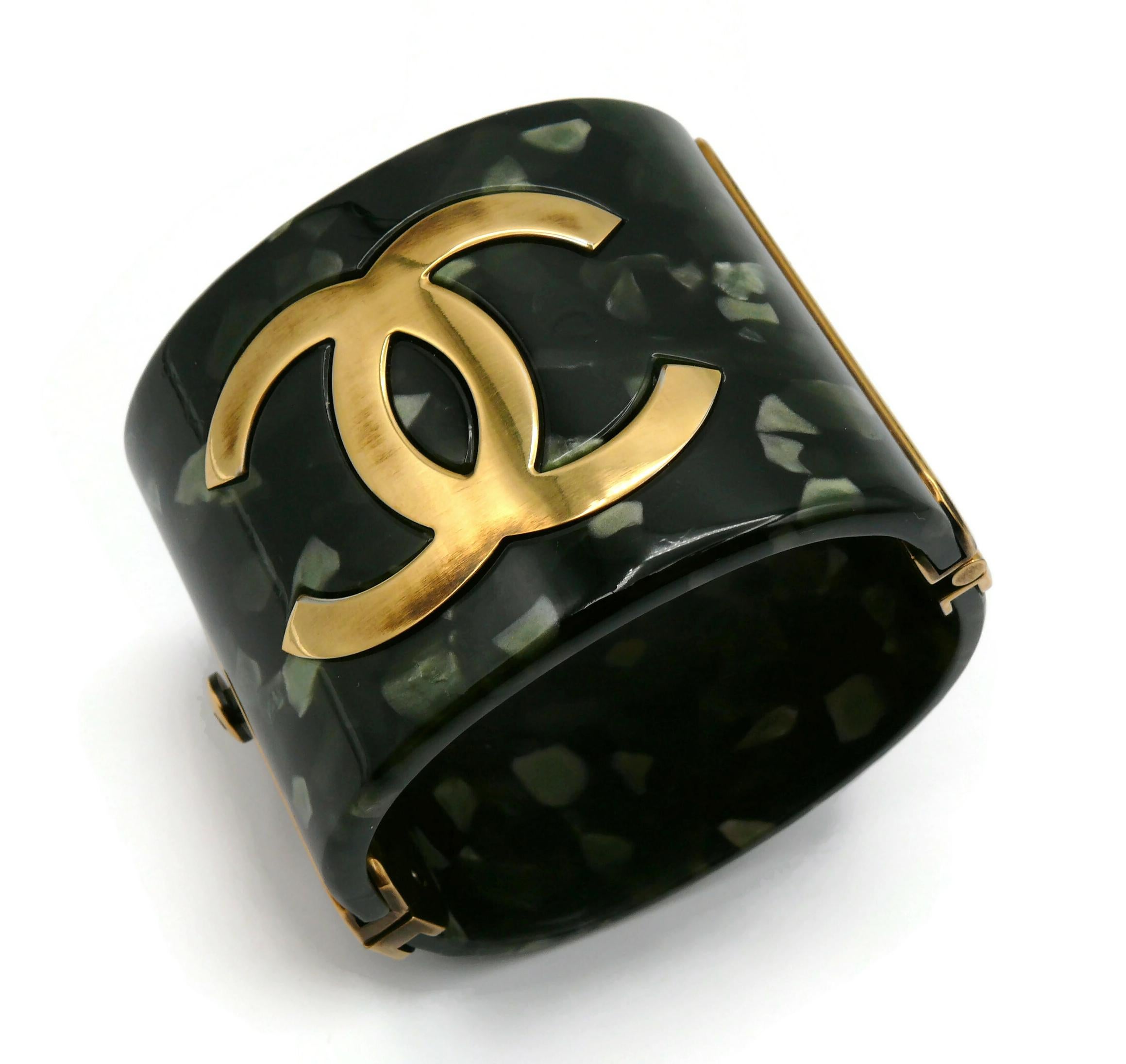 CHANEL Paris-Shanghai Metiers D'Art Collection Cuff Bracelet, Pre-Fall 2010 For Sale 1