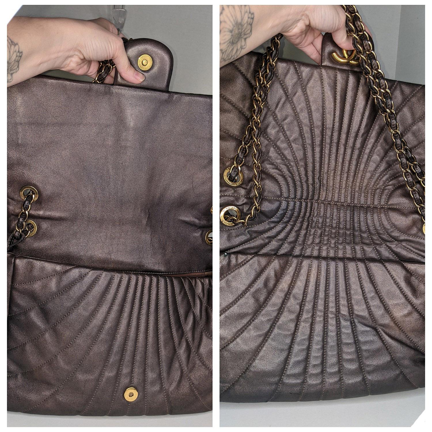 De las mujeres Chanel París-Shanghai Bolso con solapa acolchada en abanico Piel de cordero metalizada