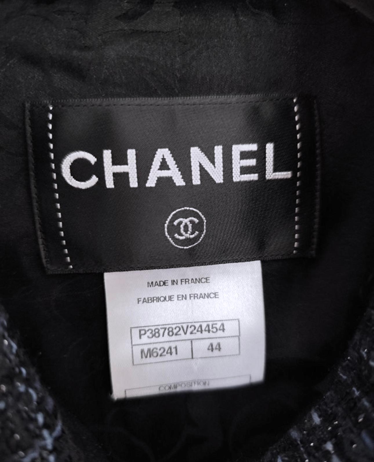 Chanel Paris / Shanghai Ribbon Tweed Jacket 44 FR en vente 11