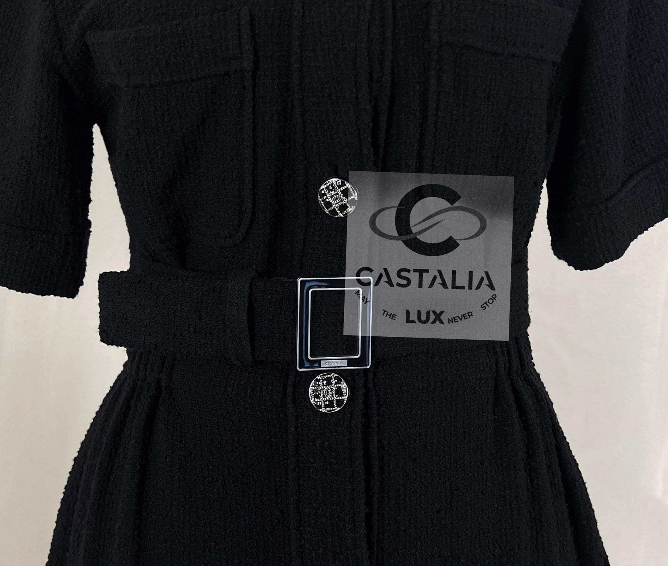 Chanel Paris / Singapore CC Logo Belted Black Tweed Dress 36 FR in vendita 5