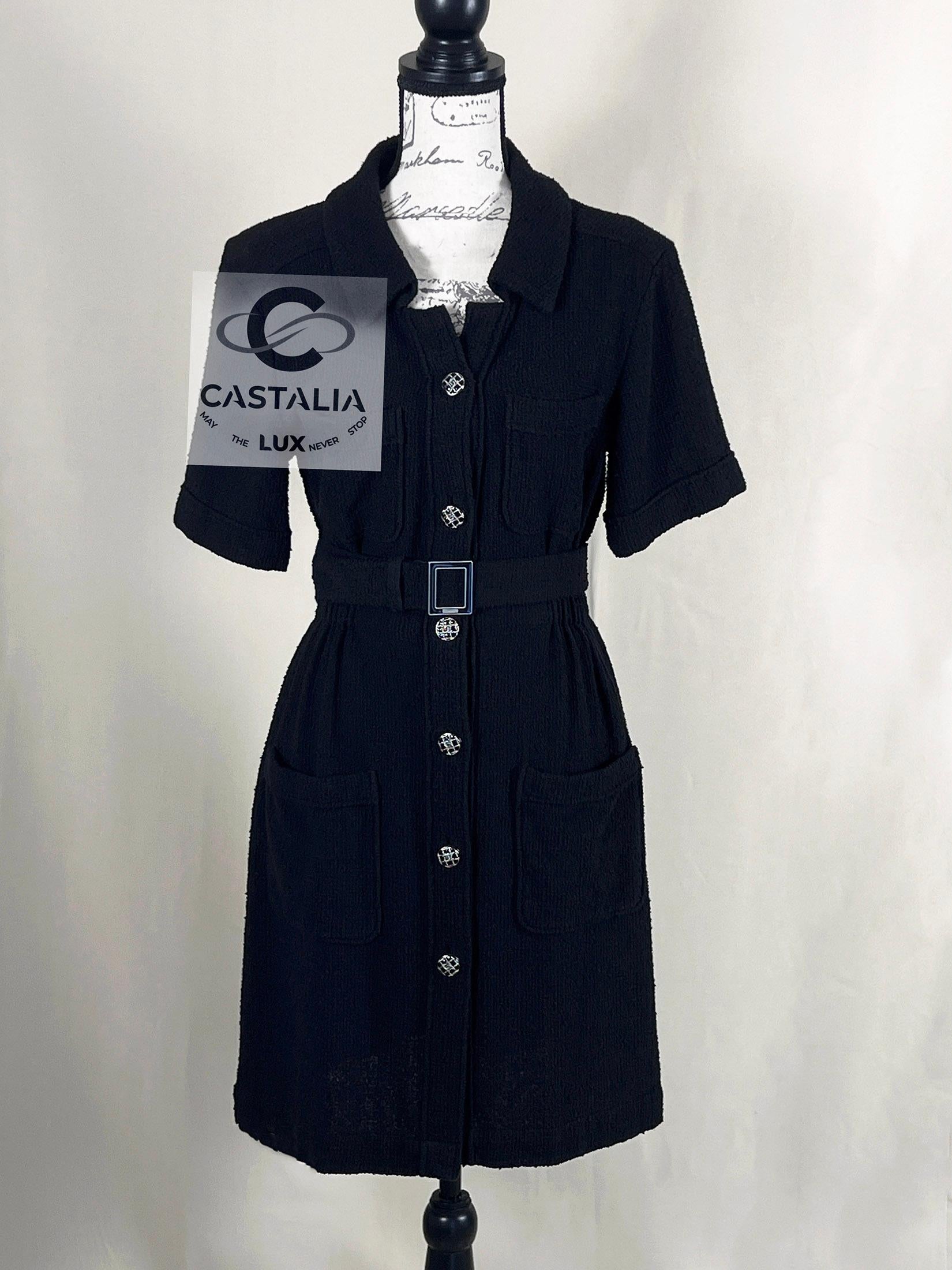 Chanel Paris / Singapore CC Logo Belted Black Tweed Dress 36 FR in vendita 6