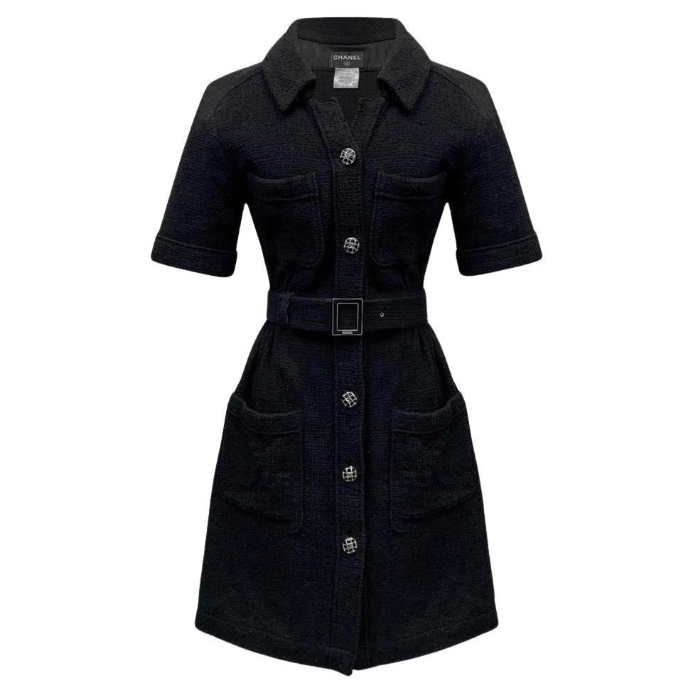 Chanel Paris / Singapore CC Logo Belted Black Tweed Dress 36 FR in vendita