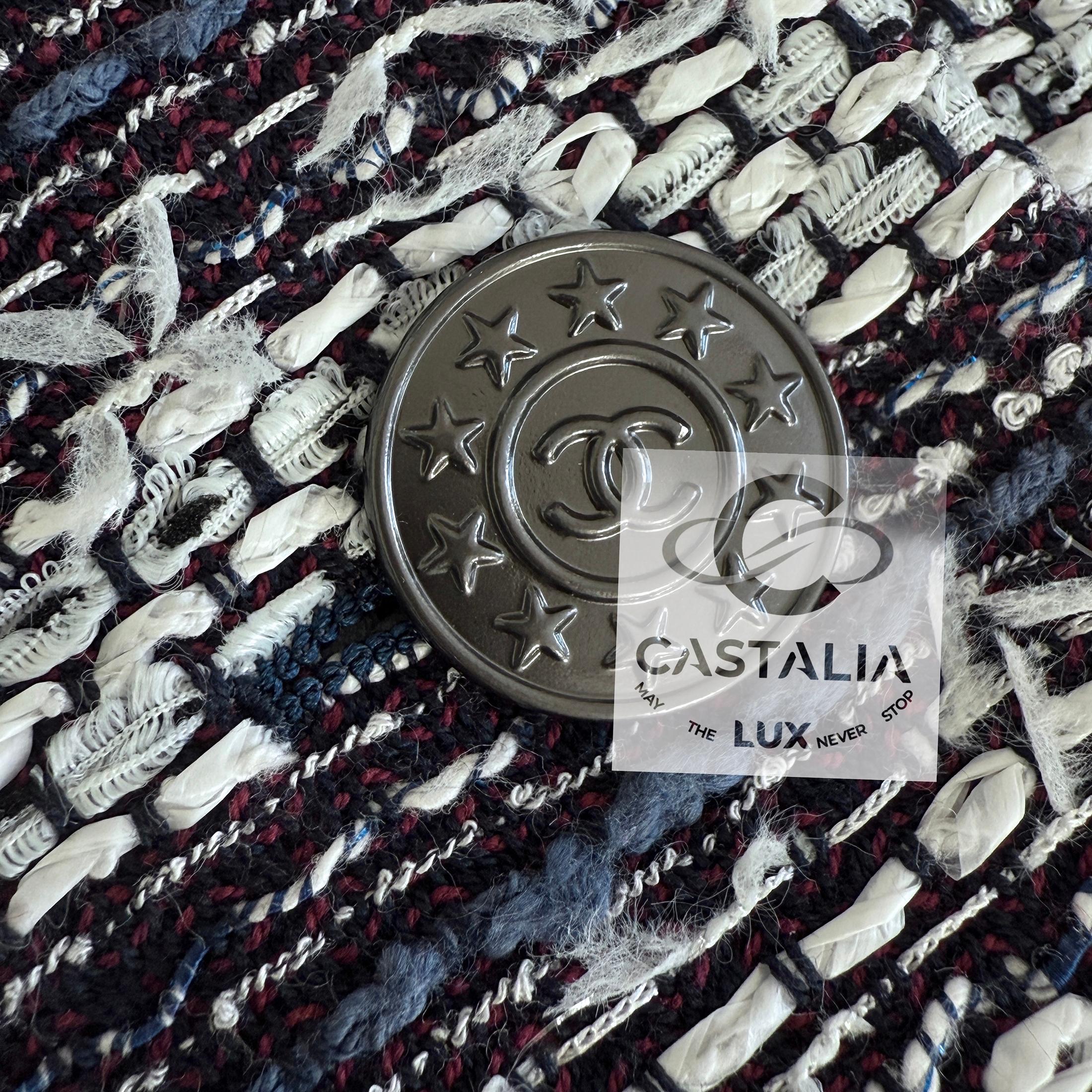 Chanel Paris / Singapore CC Star Buttons Tweed Jacket 36 FR For Sale 2