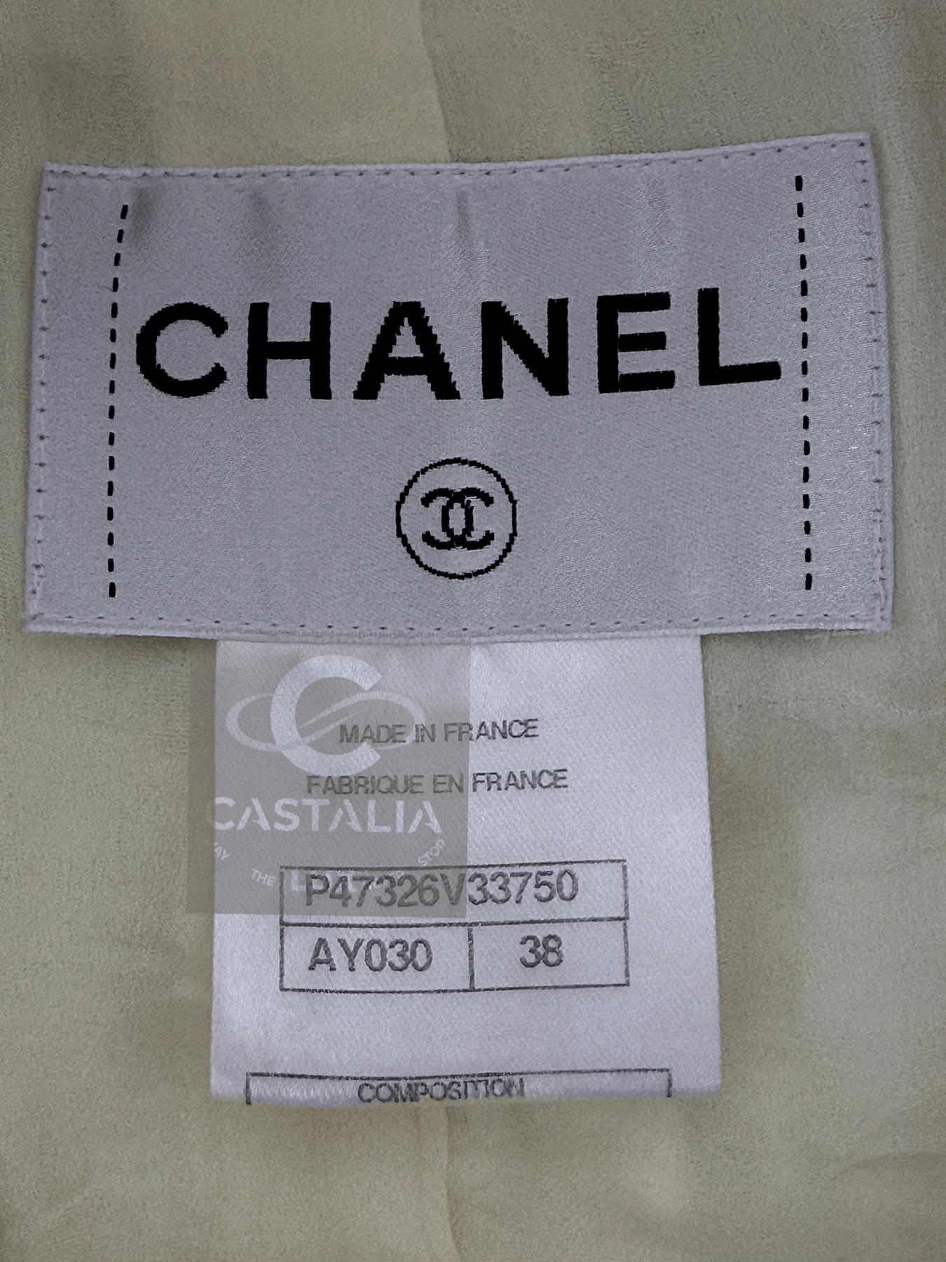 CHANEL Paris / Singapur Iconic Ribbon Tweed Jacke 38 FR im Angebot 9