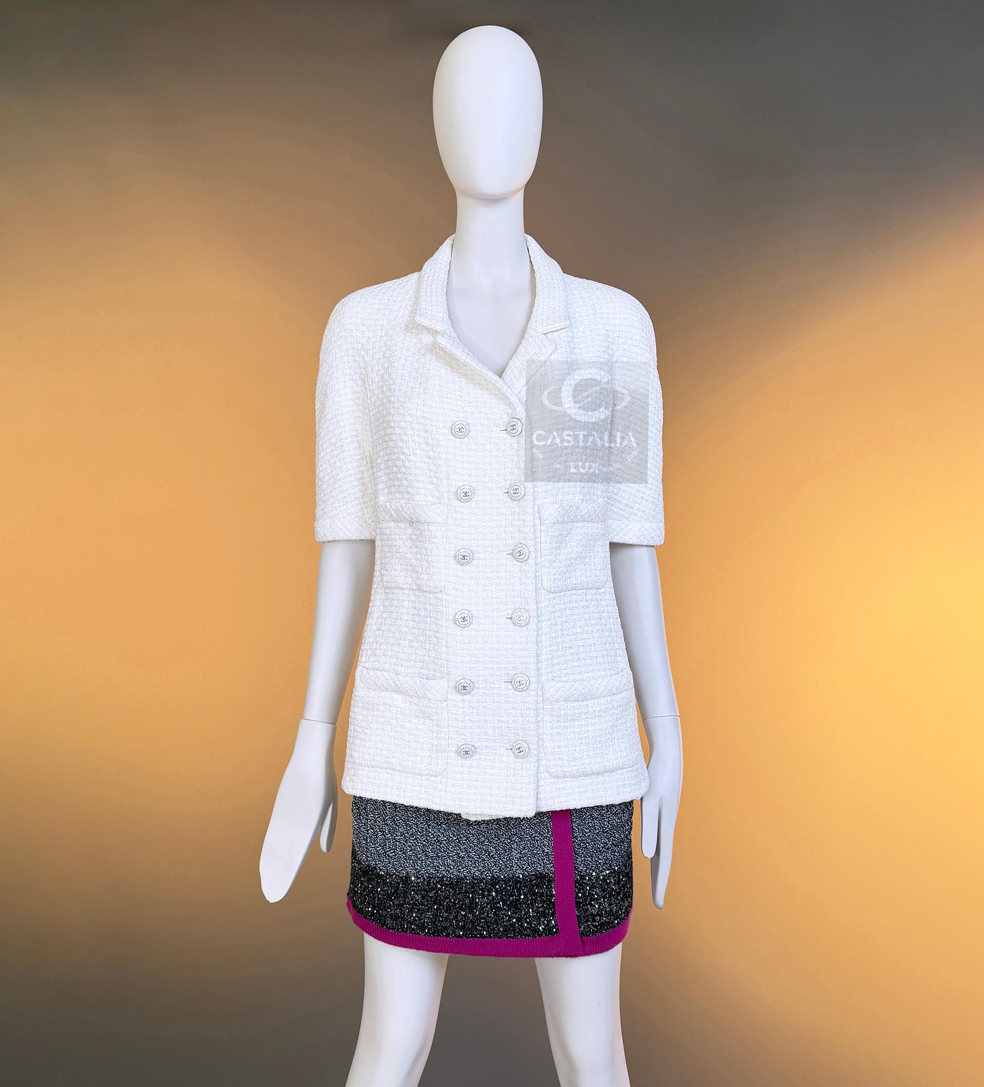 CHANEL Paris / Singapur Iconic Ribbon Tweed Jacke 38 FR im Angebot 1