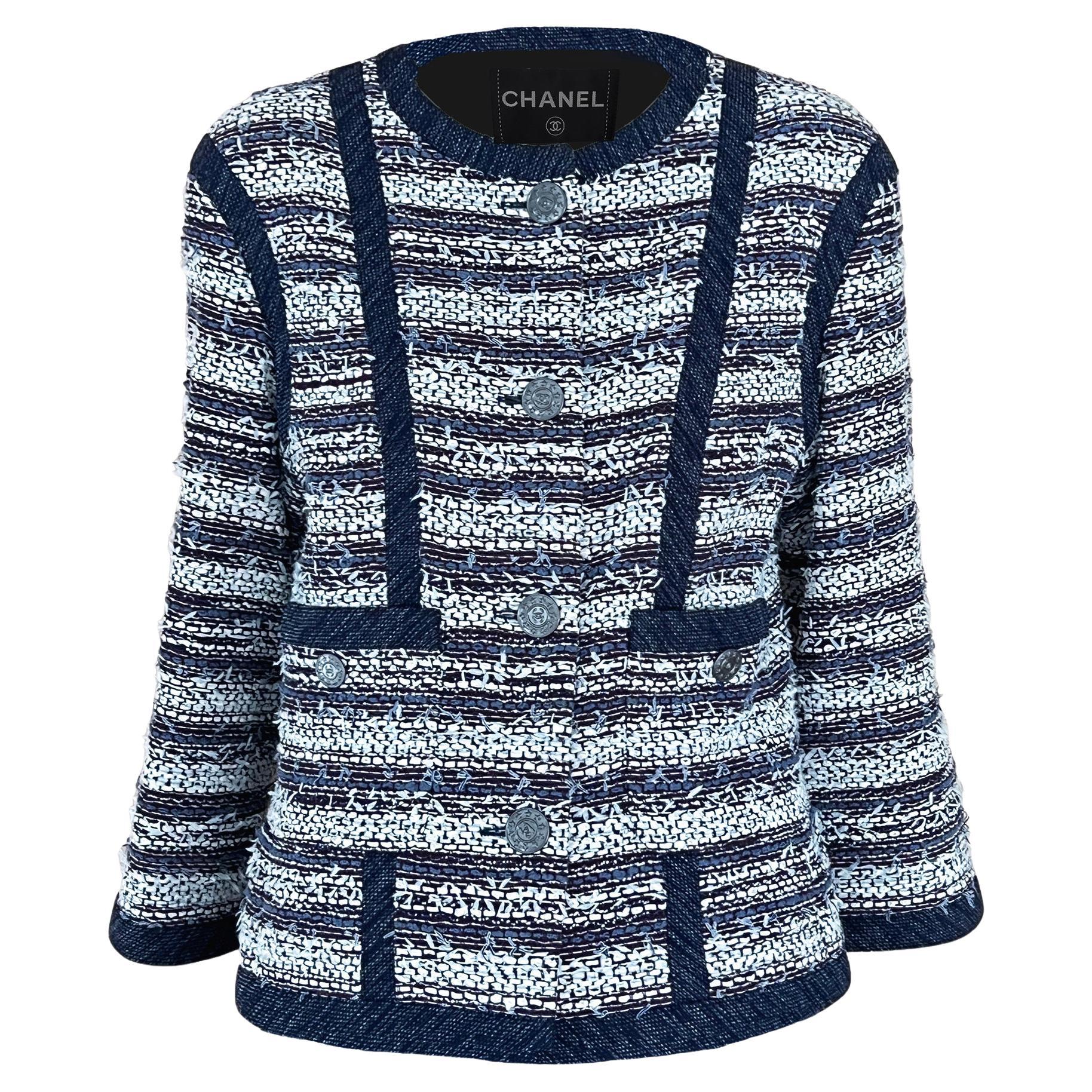 CHANEL Paris / Singapore Lesage Tweed Jacket 36 FR