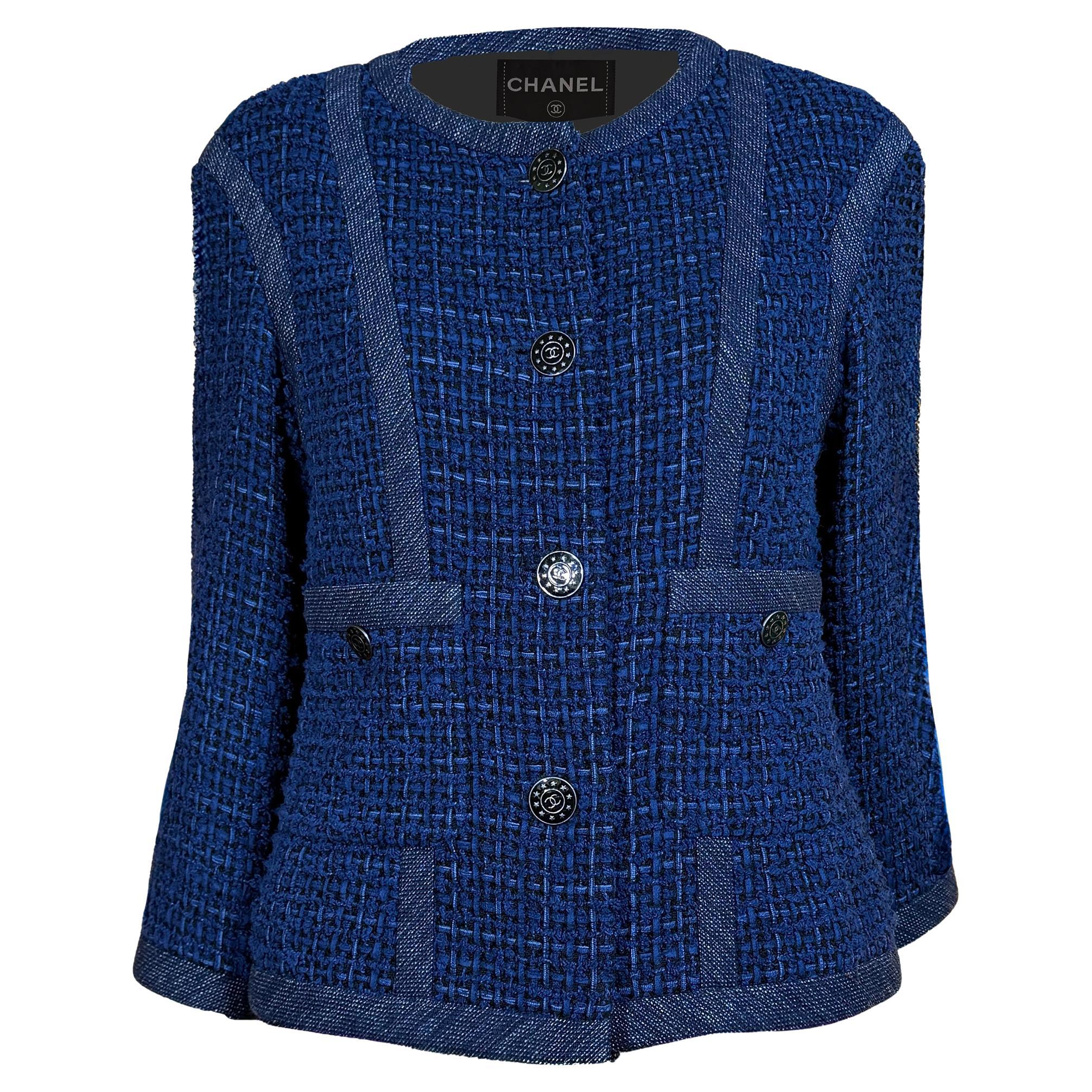CHANEL Paris / Singapur Königsblaue Lesage Tweed Jacke 40 FR im Angebot