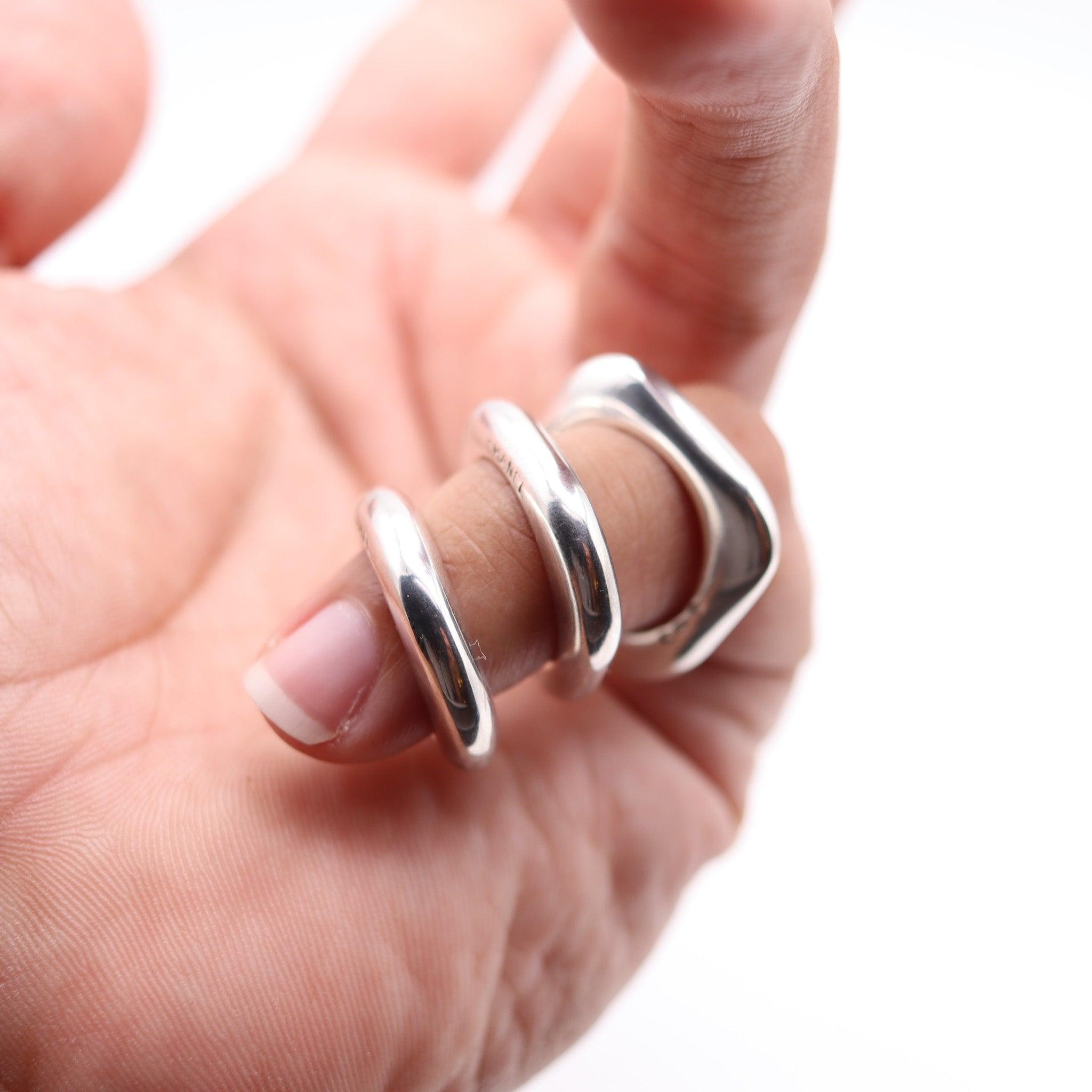CHANEL PARIS Trio von geometrischen Ringen in poliertem massivem 925er Sterling Silber im Angebot 1
