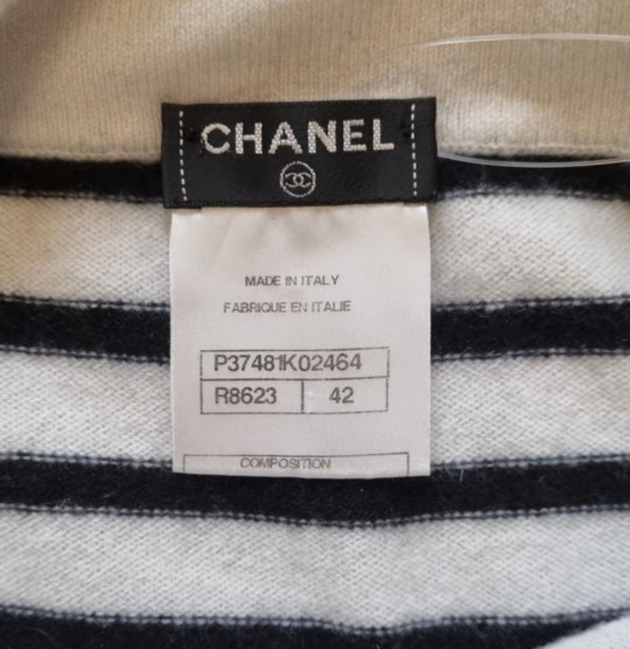 Chanel Paris / Venedig CC Laufsteg-Pullover mit Kettendetail 4