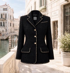 CHANEL Paris / Venice Iconic Black Tweed Jacket 34 FR