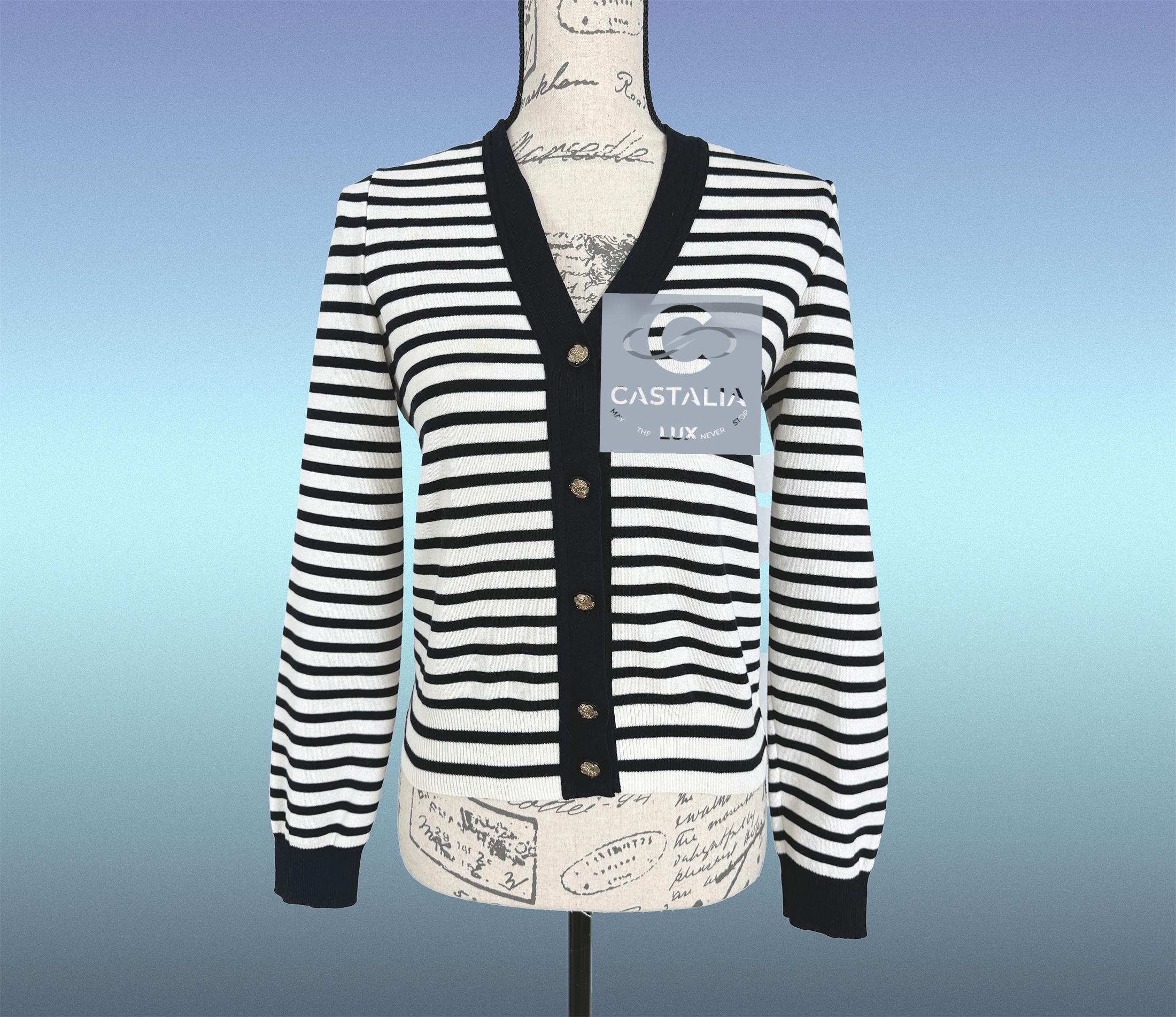 Cardigan a righe marittime di Chanel Paris / Venice Rare  38 FR in vendita 1