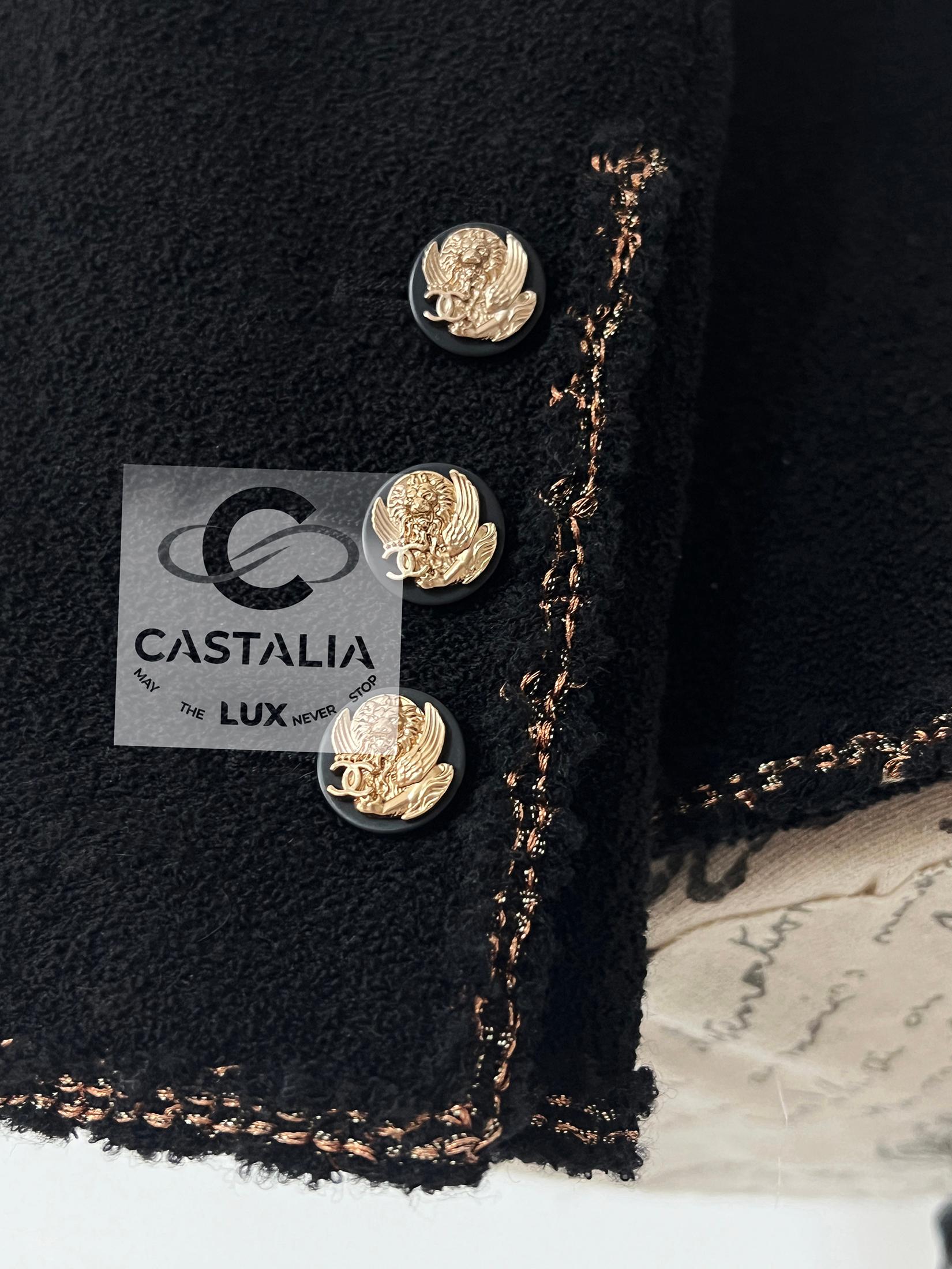 Chanel Paris / VENICE Statement Black Tweed Jacket 38 FR For Sale 8