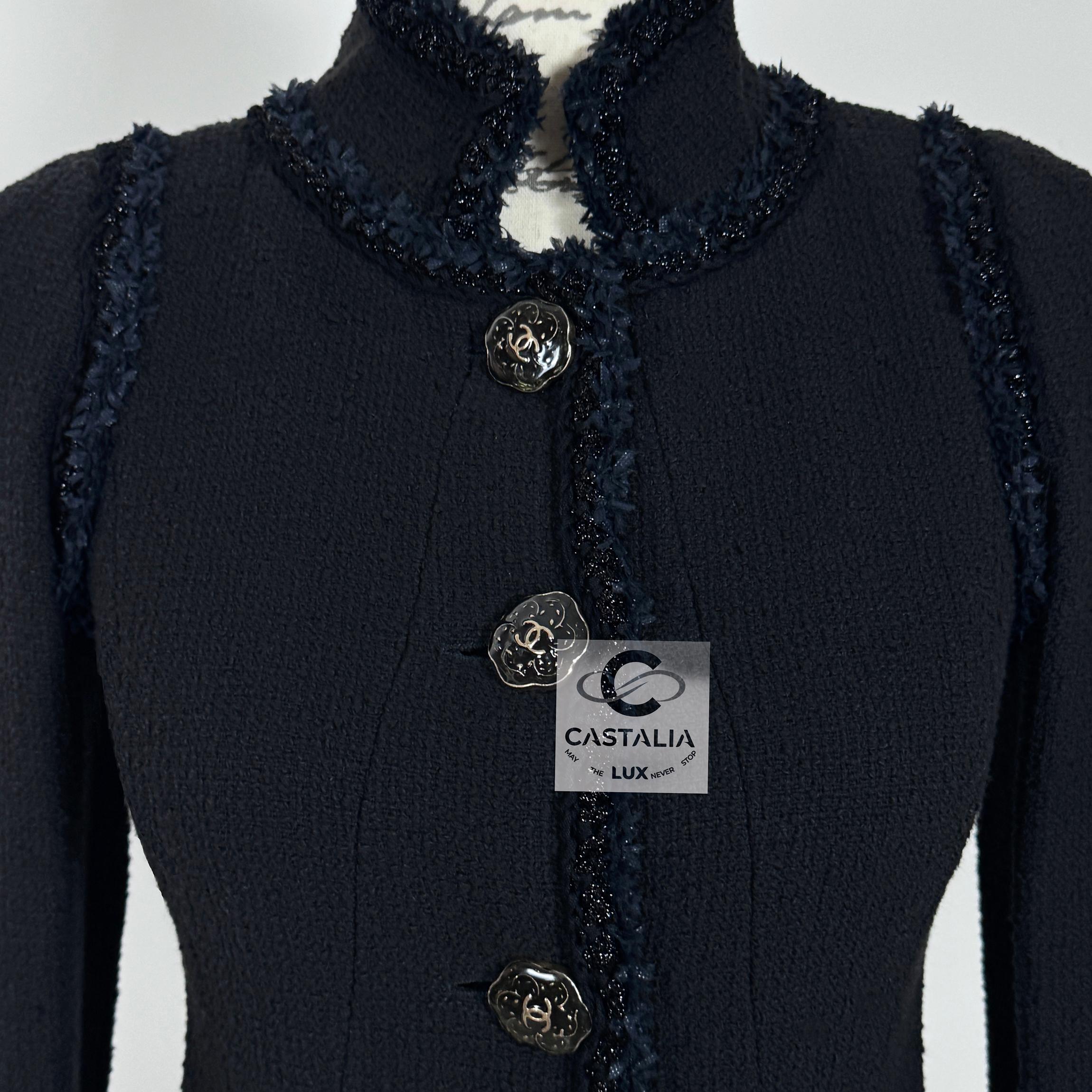 CHANEL Paris / Versailles Iconic Schwarz Tweed Jacke 42 FR im Angebot 7