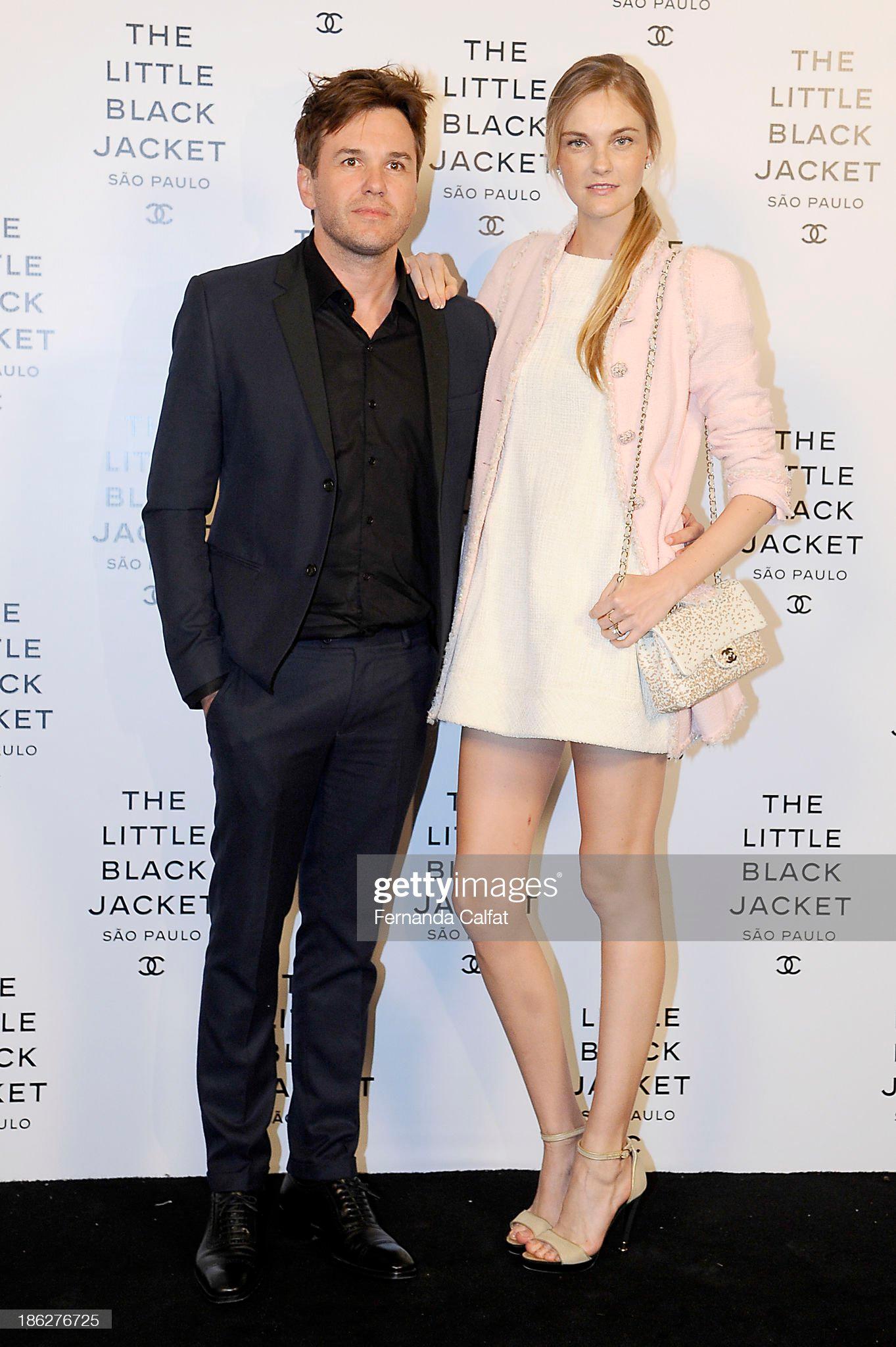 CHANEL Paris / Versailles Iconic Schwarz Tweed Jacke 42 FR im Angebot 4