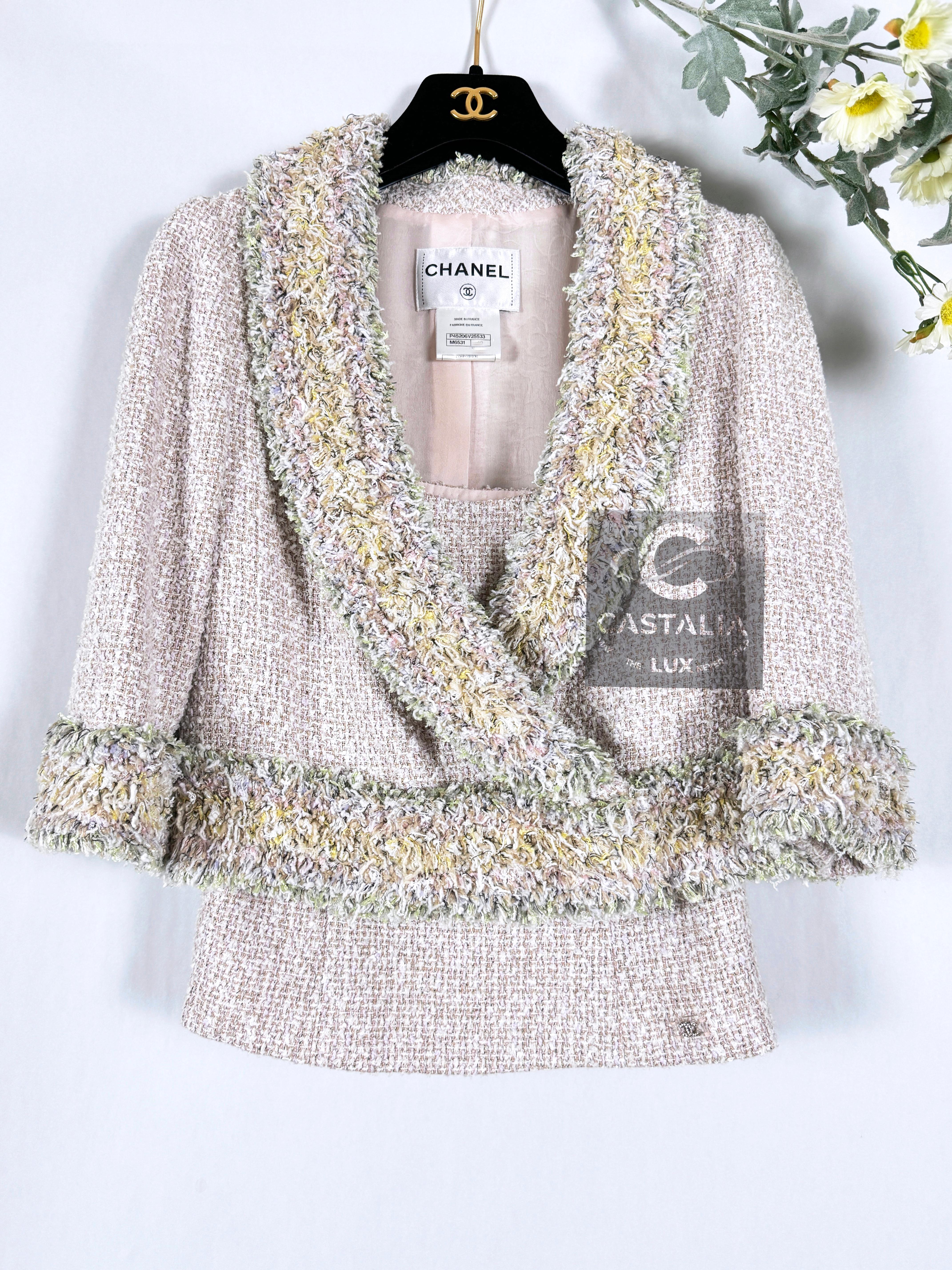 Chanel Paris / Versailles Tweed Ensemble 36 FR In Excellent Condition For Sale In Dubai, AE