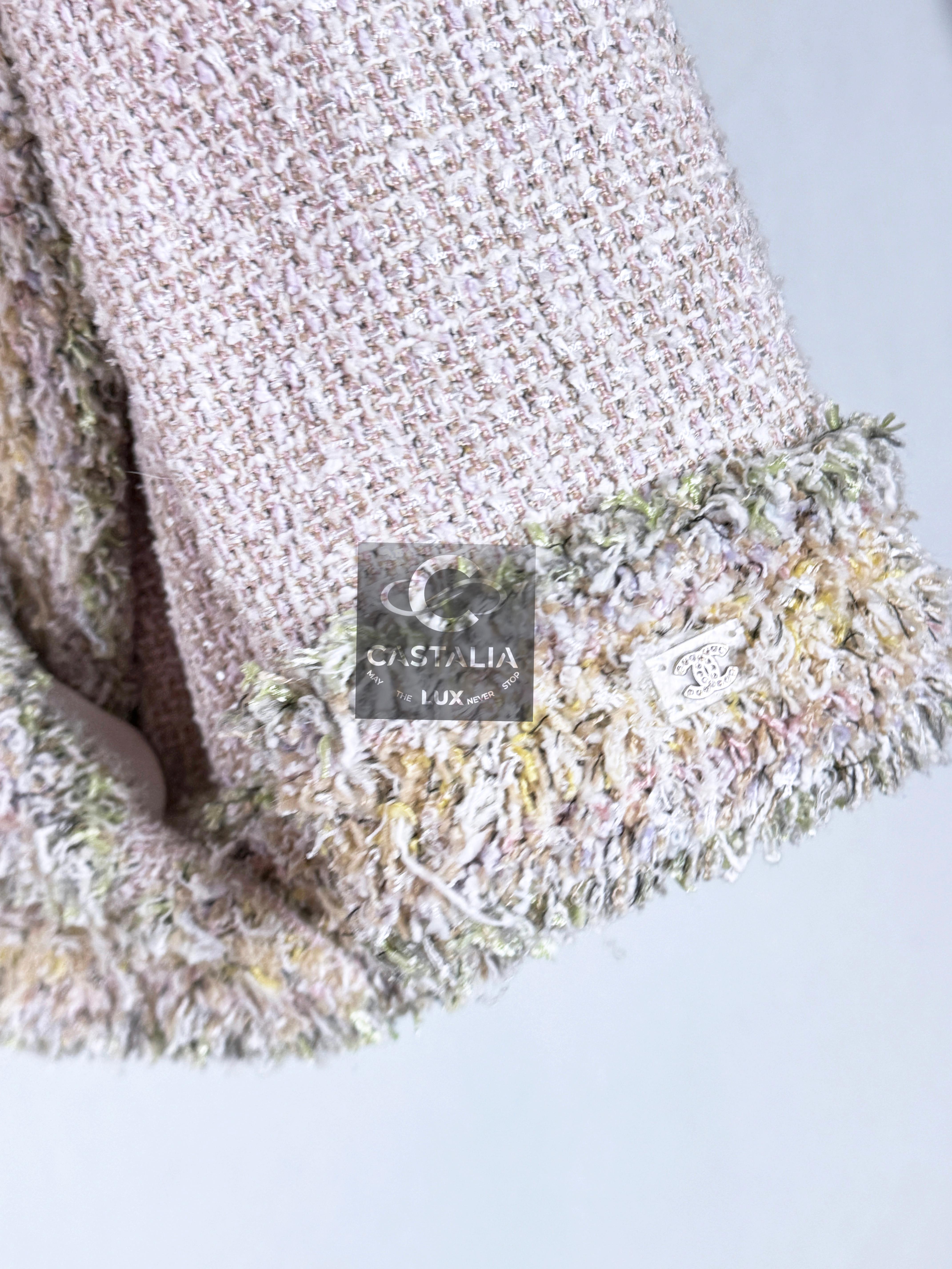 Chanel Paris / Versailles Tweed Ensemble 36 FR 4