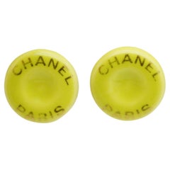 CHANEL Paris Vintage 1997 Logo Ceramic Grass Green Circle Round Clip Earrings