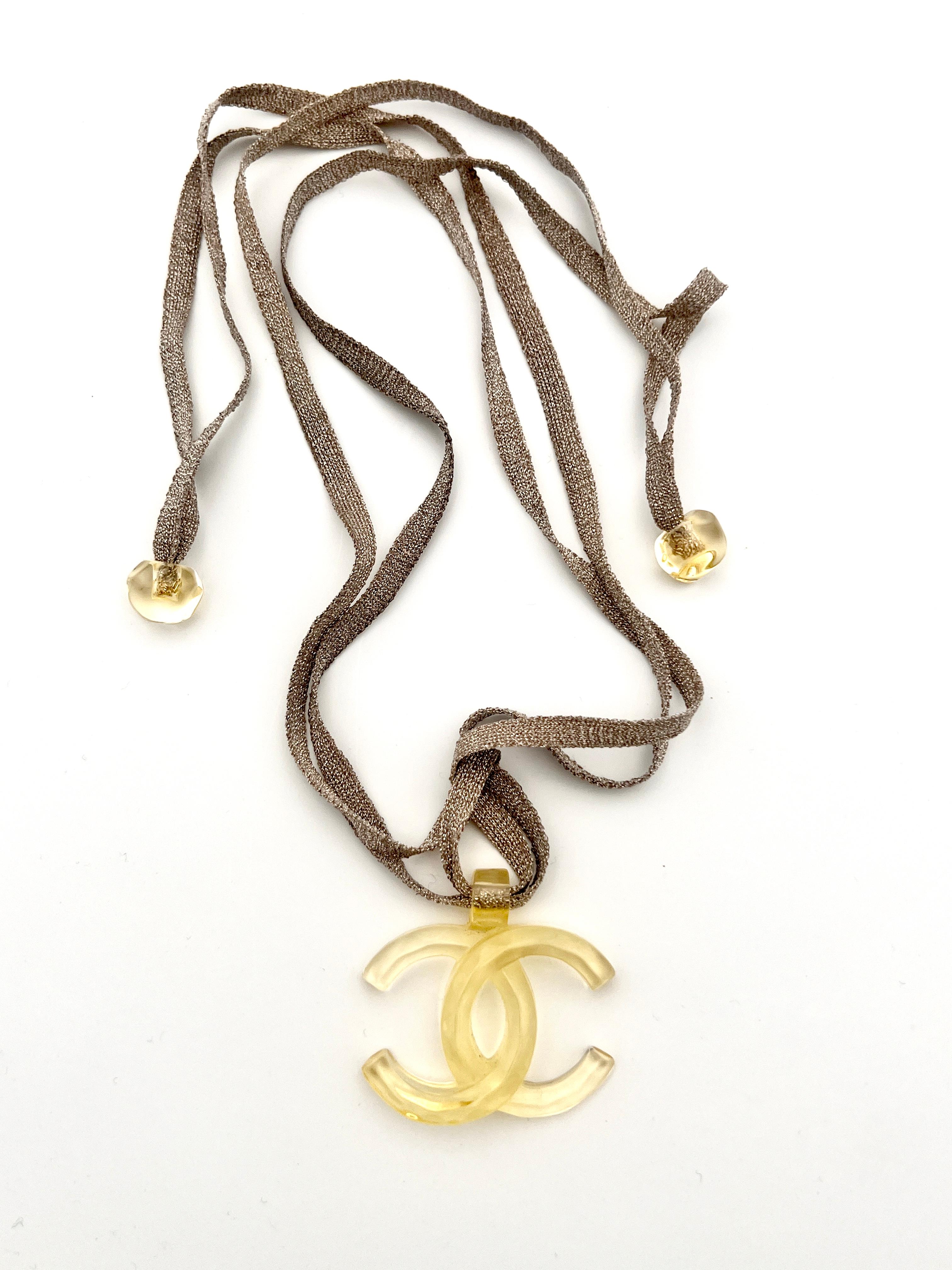 da uomo o donna Collana Chanel ParisFall 2002 CC in vendita
