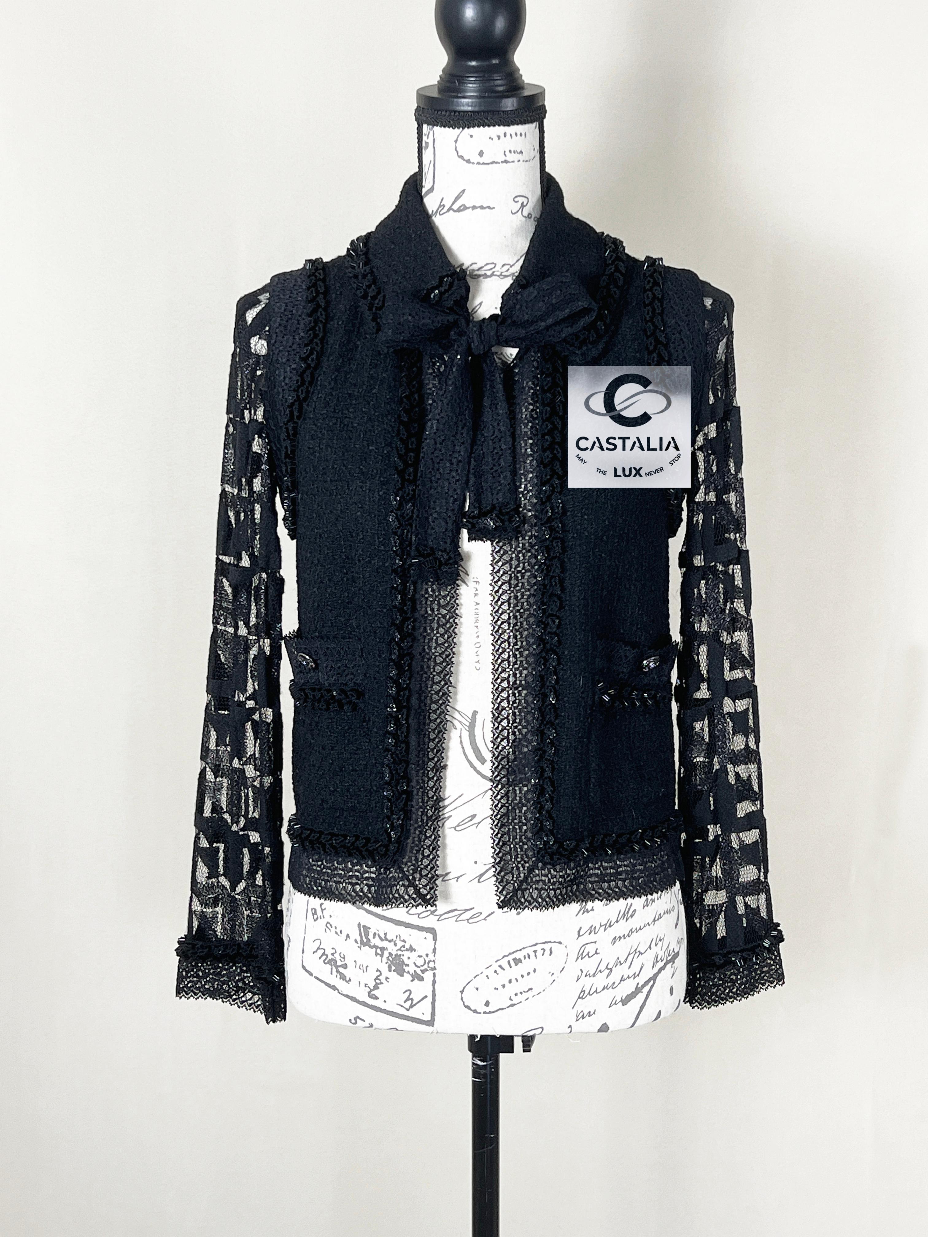 Noir Chanel Parsi / Miami Jewel Detail Black Tweed Jacket 40 FR en vente