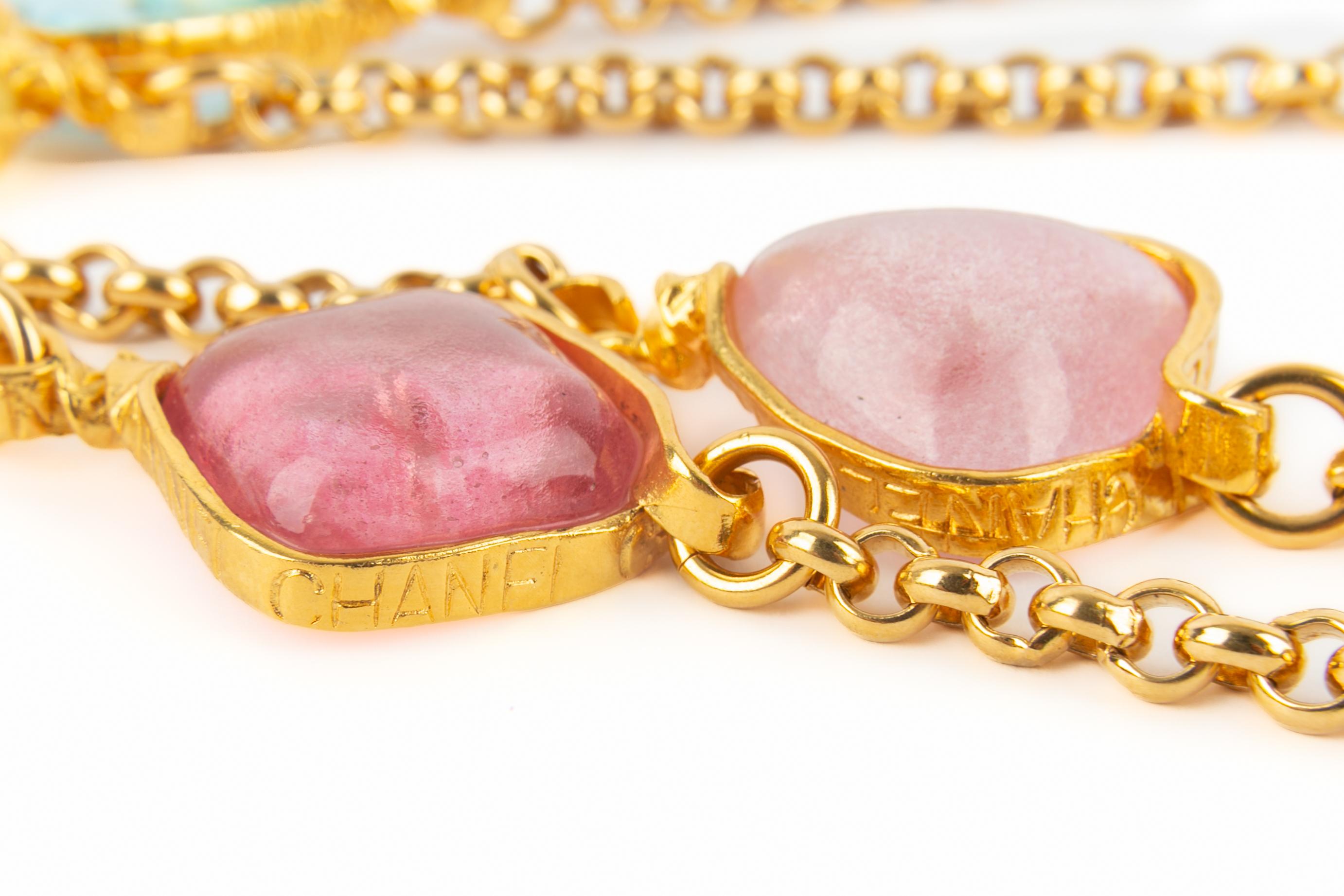 Chanel pastellfarbenes Collier Frühjahr 1996 im Angebot 4