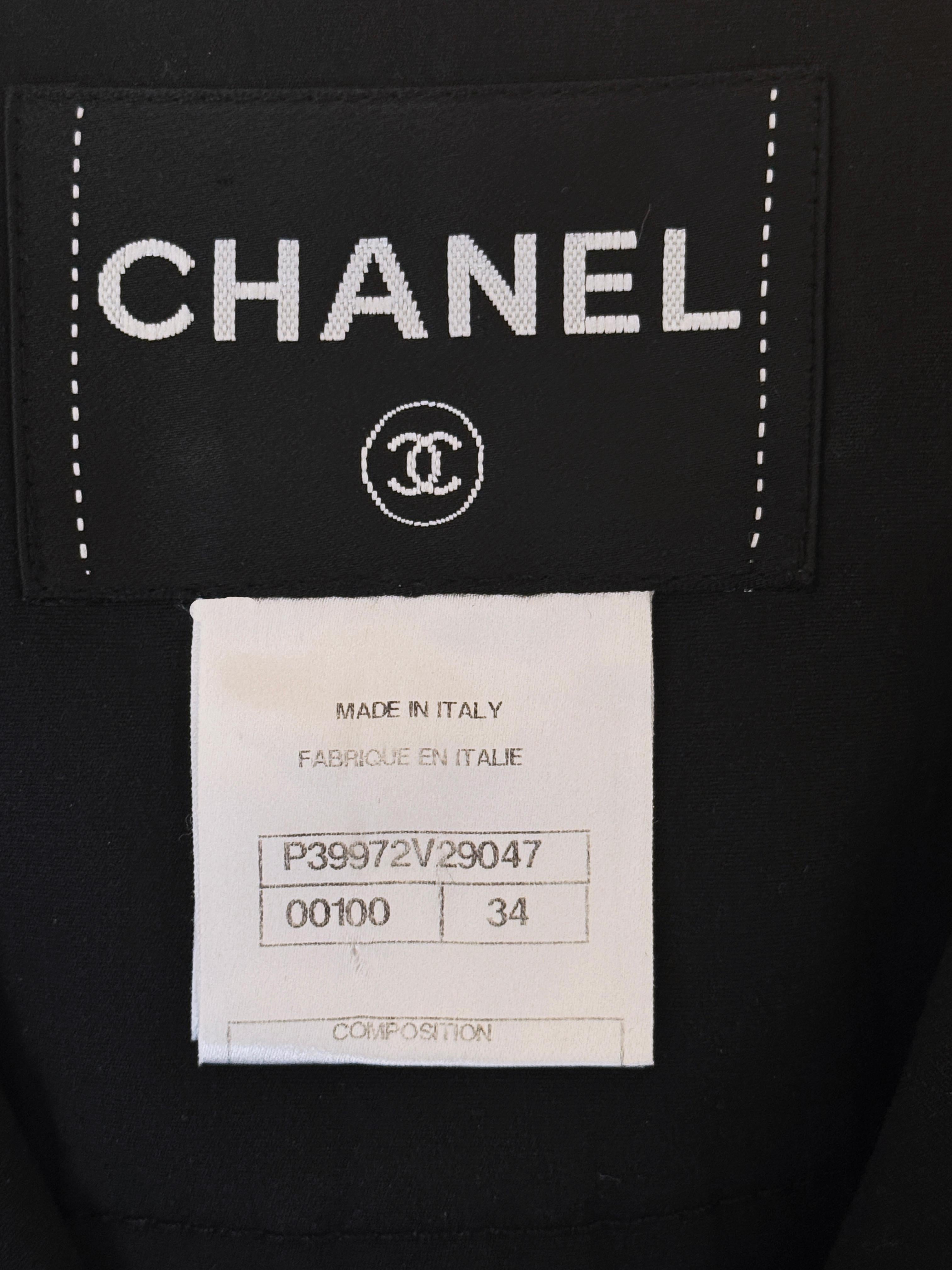 Chanel Trench noir Pastoral avec boutons CC Gripoix 34 FR en vente 7