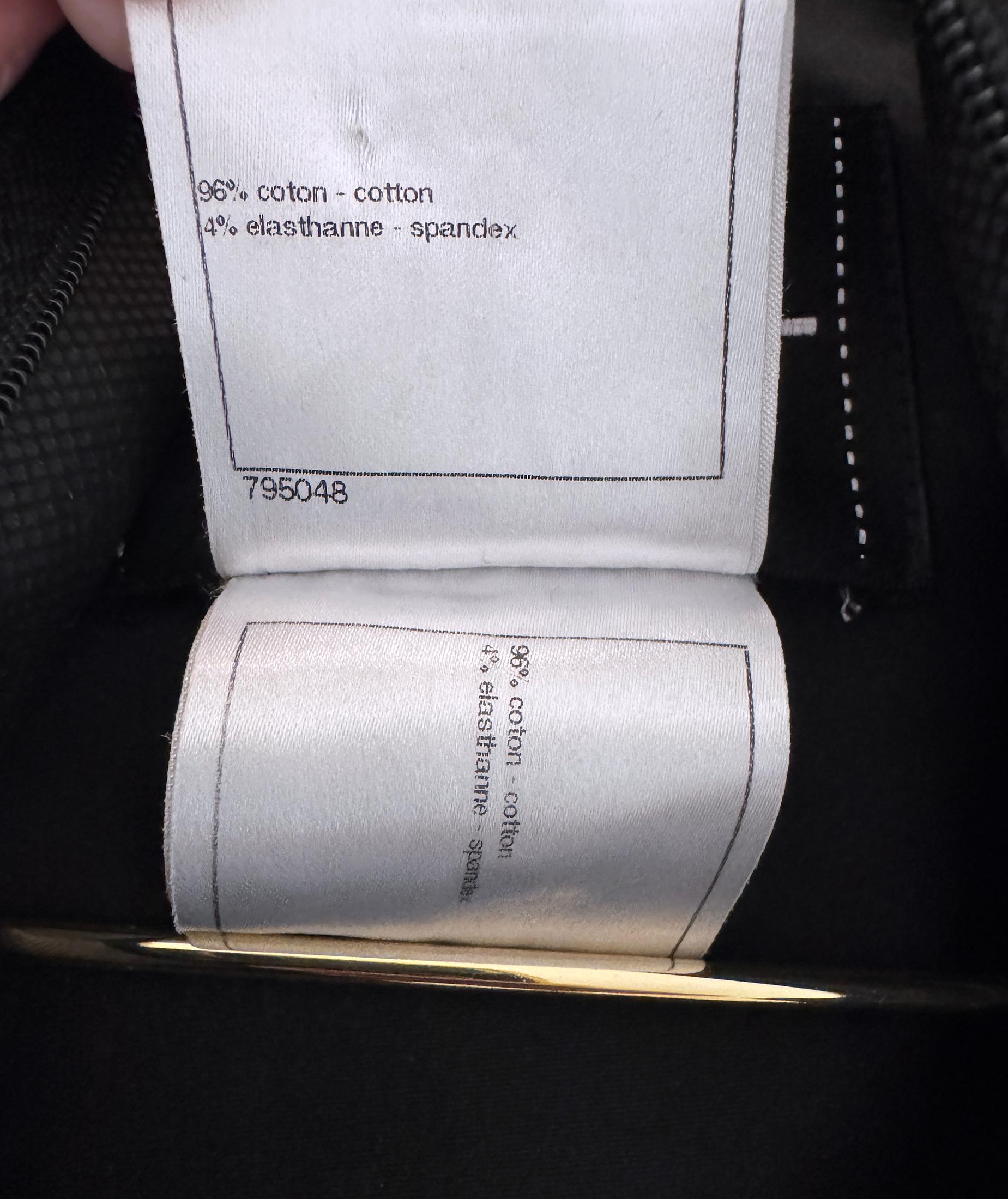 Chanel Trench noir Pastoral avec boutons CC Gripoix 34 FR en vente 8