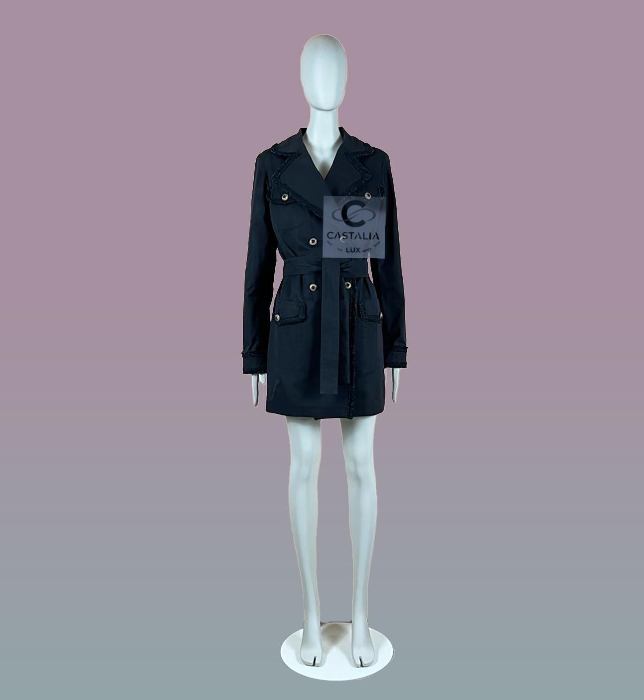 Chanel Trench noir Pastoral avec boutons CC Gripoix 34 FR Excellent état - En vente à Dubai, AE