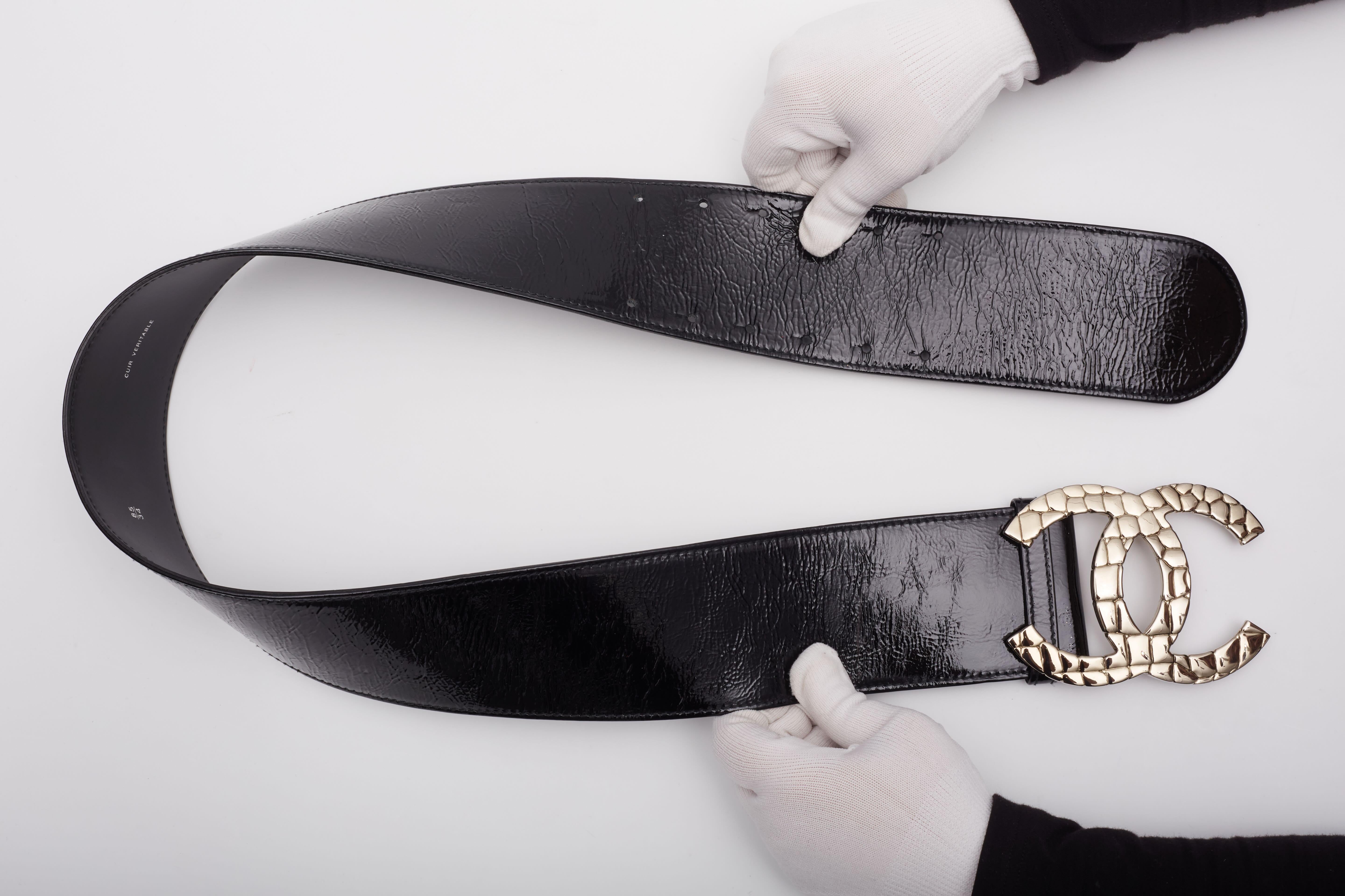 Chanel Patent Black Calfskin CC Wide Belt (85/34) For Sale 2