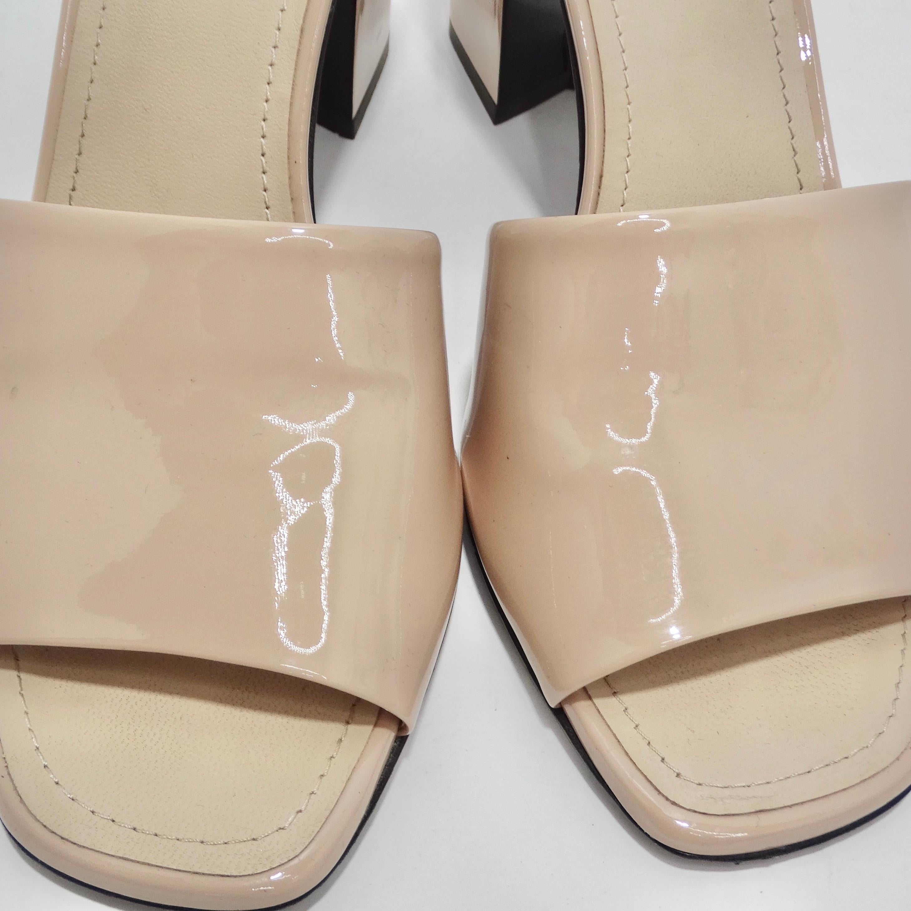 Chanel Patent CC Mules In Good Condition In Scottsdale, AZ