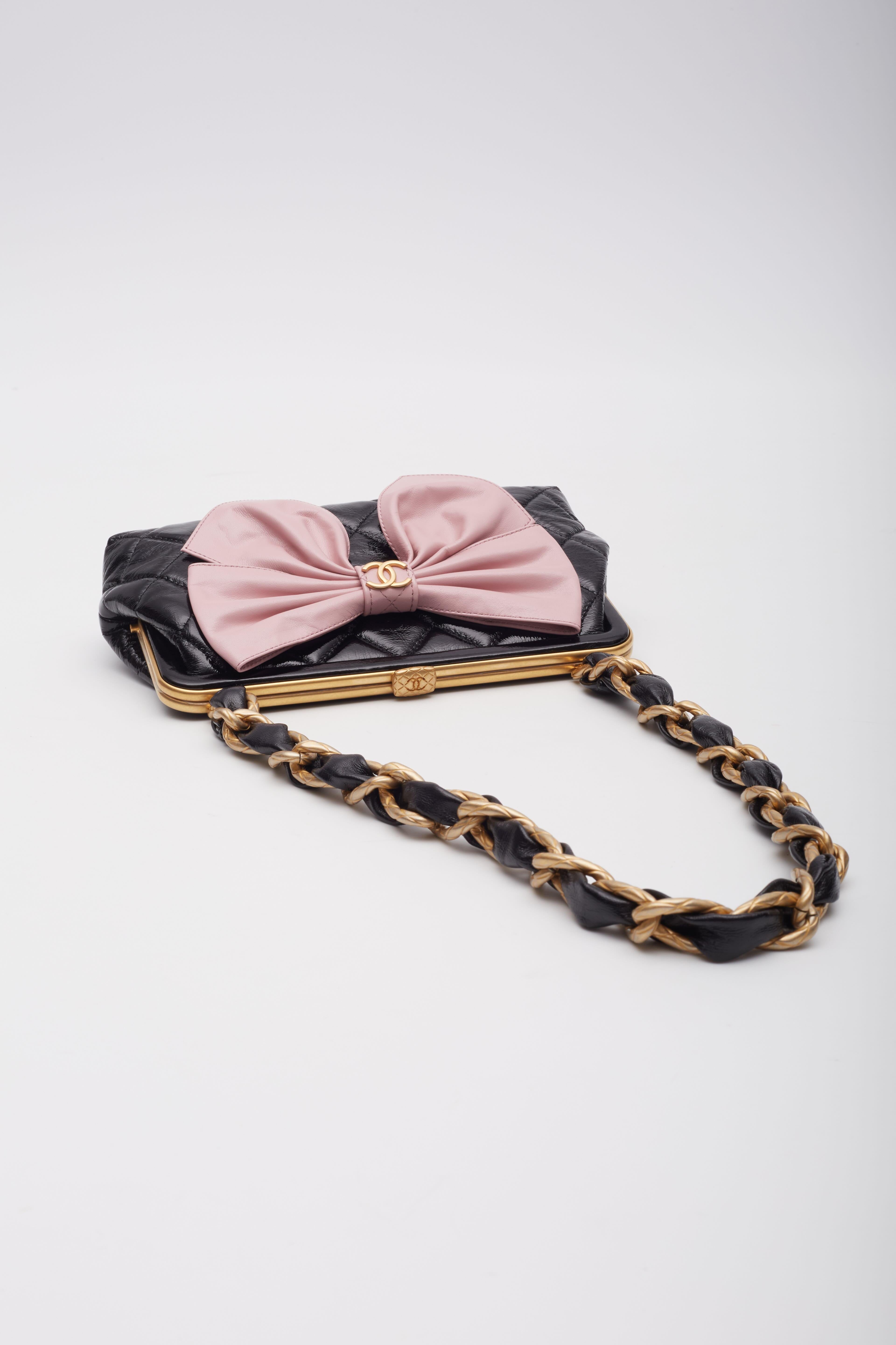 Chanel Patent Crumpled Black Lambskin Quilted Clutch Bag For Sale 5