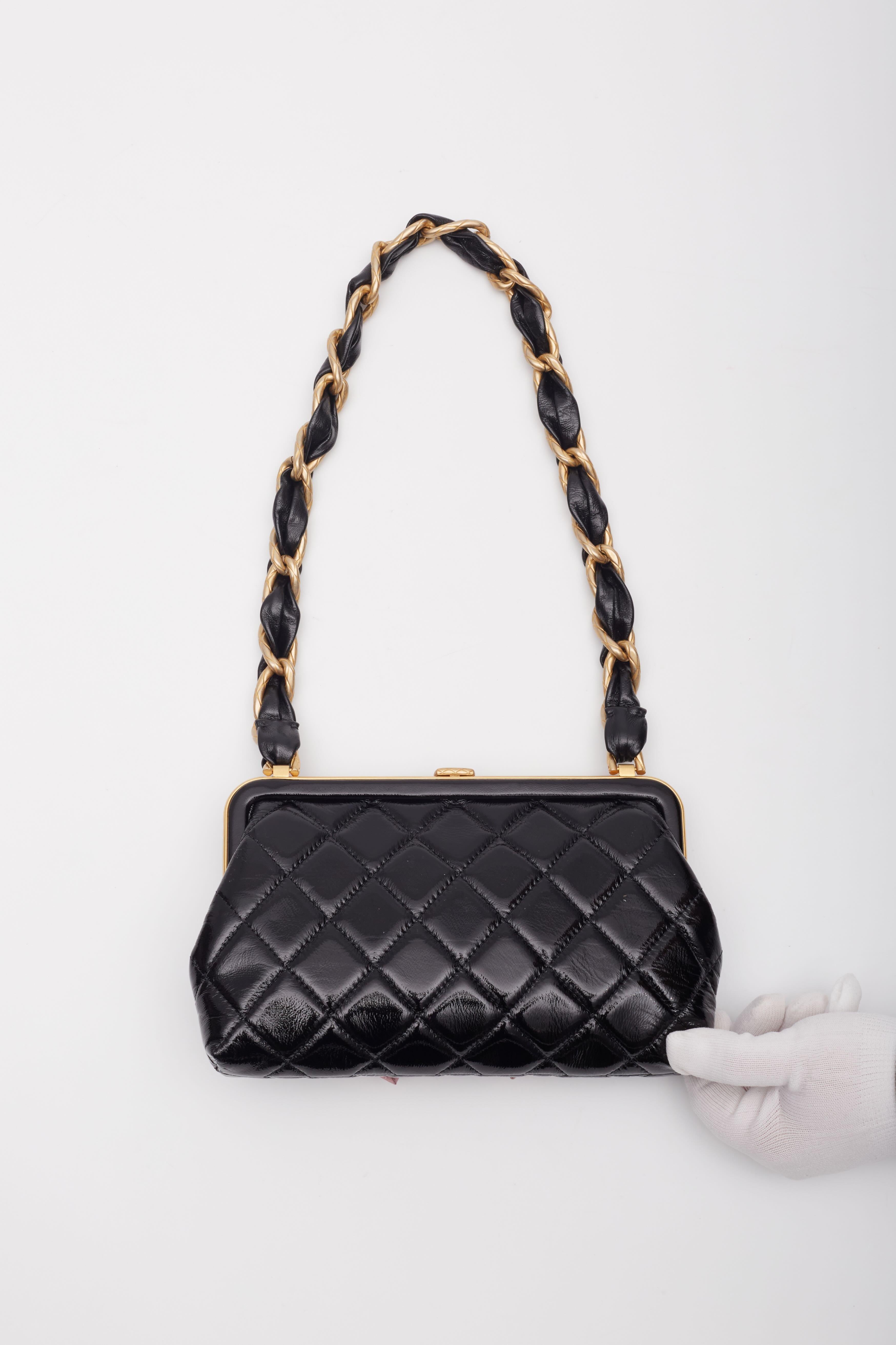 Women's Chanel Patent Crumpled Black Lambskin Quilted Clutch Bag For Sale