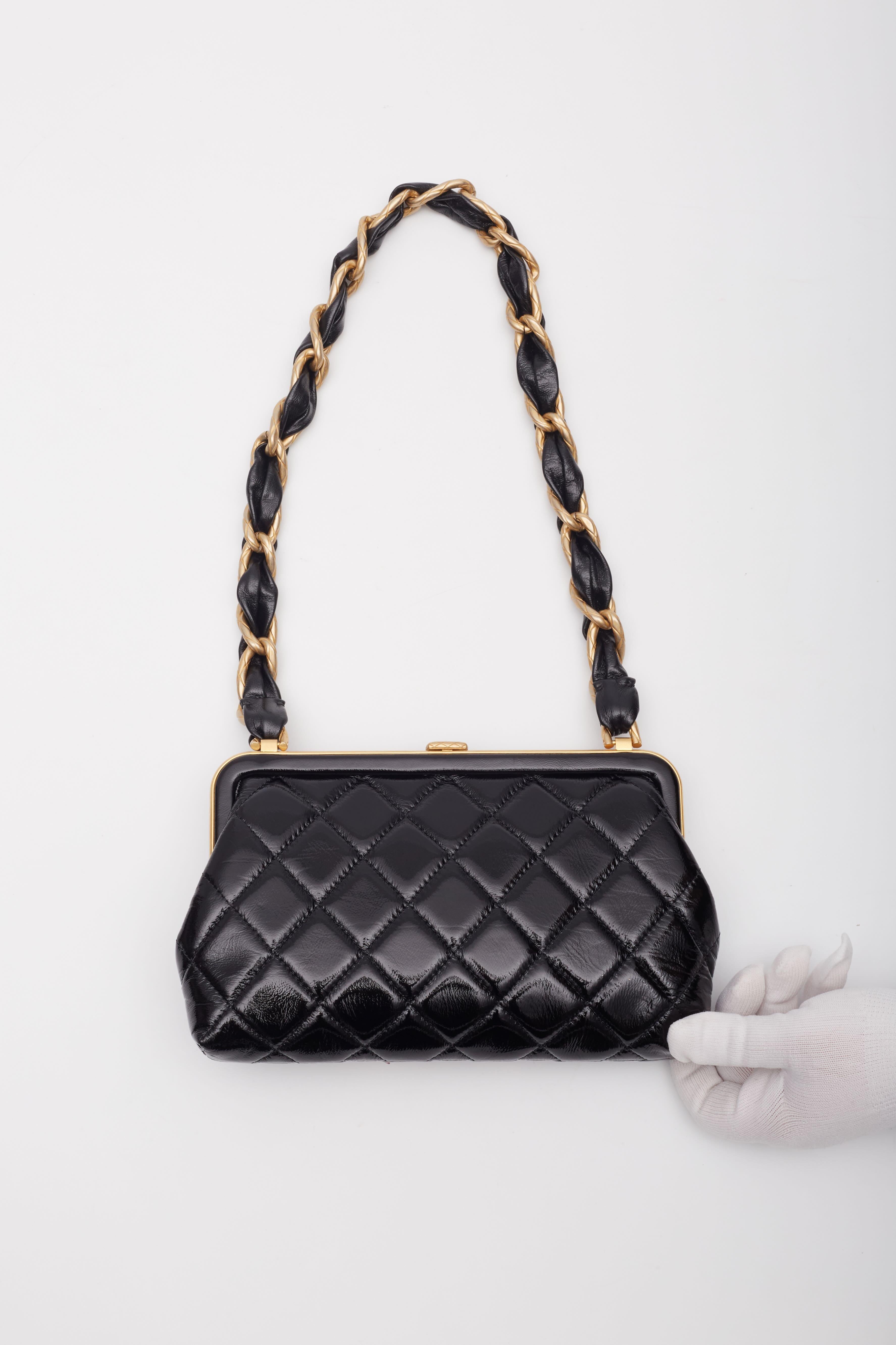 Chanel Patent Crumpled Black Lambskin Quilted Clutch Bag For Sale 1