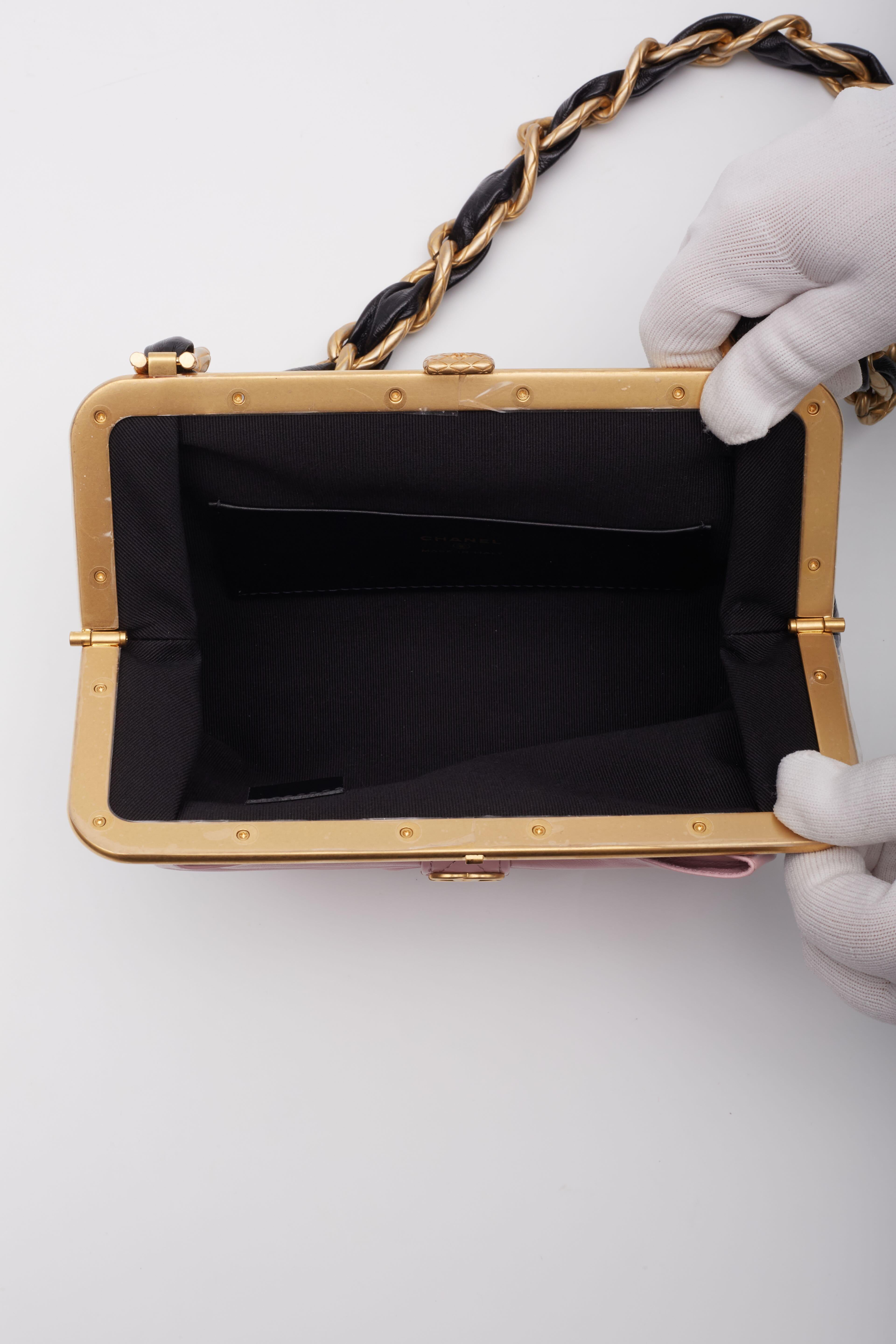 Chanel Patent Crumpled Black Lambskin Quilted Clutch Bag For Sale 2