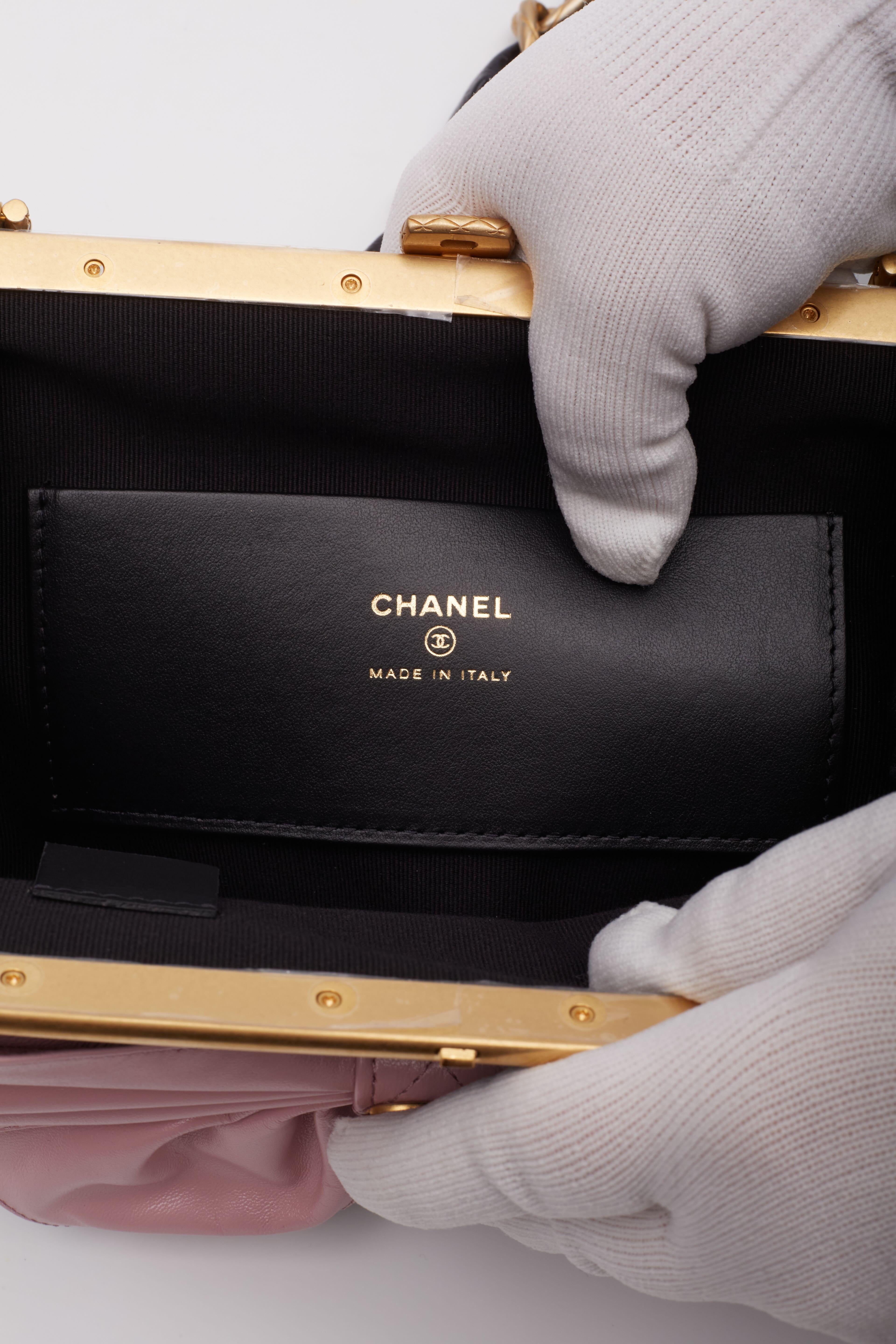 Chanel Patent Crumpled Black Lambskin Quilted Clutch Bag For Sale 3