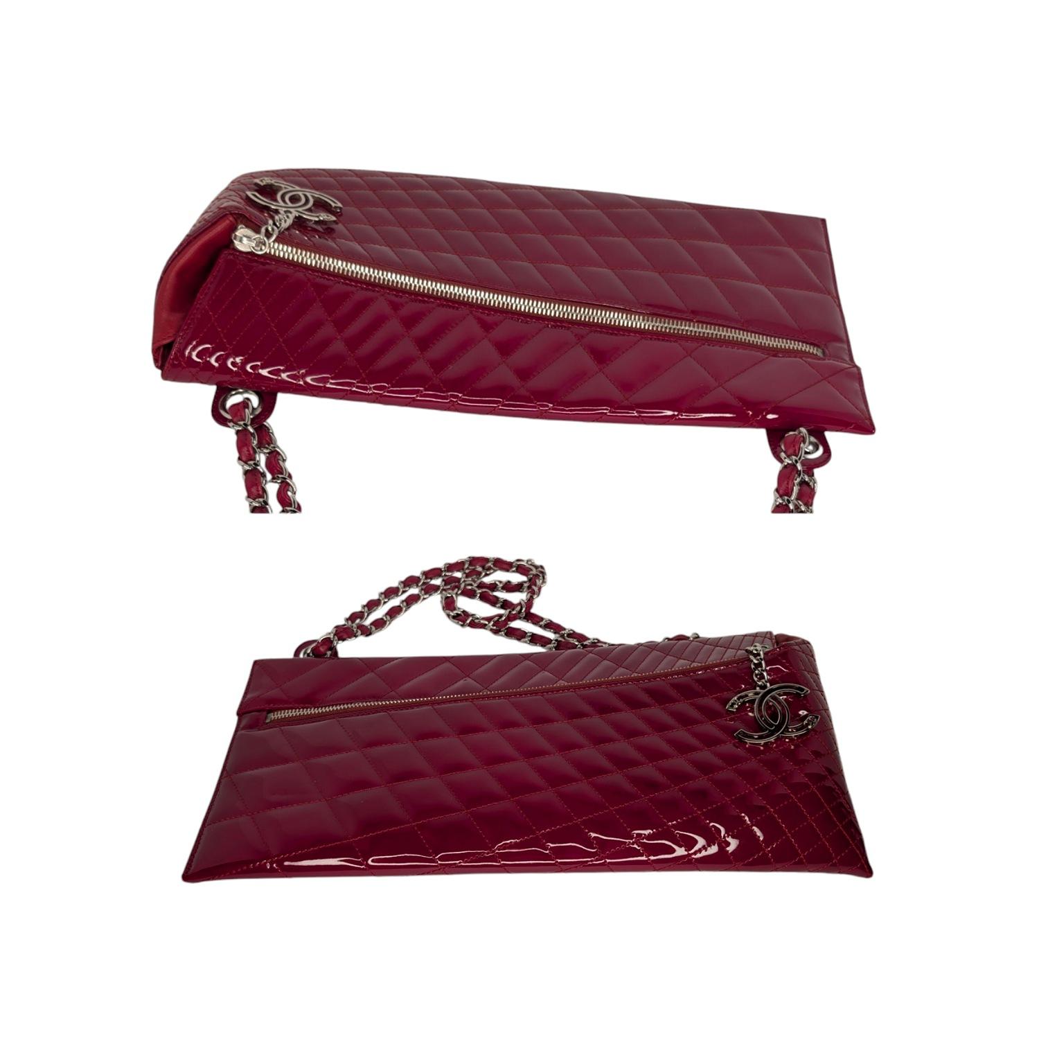 Chanel Patent Geometric Quilted Kaleidoscope Clutch In Excellent Condition For Sale In Scottsdale, AZ