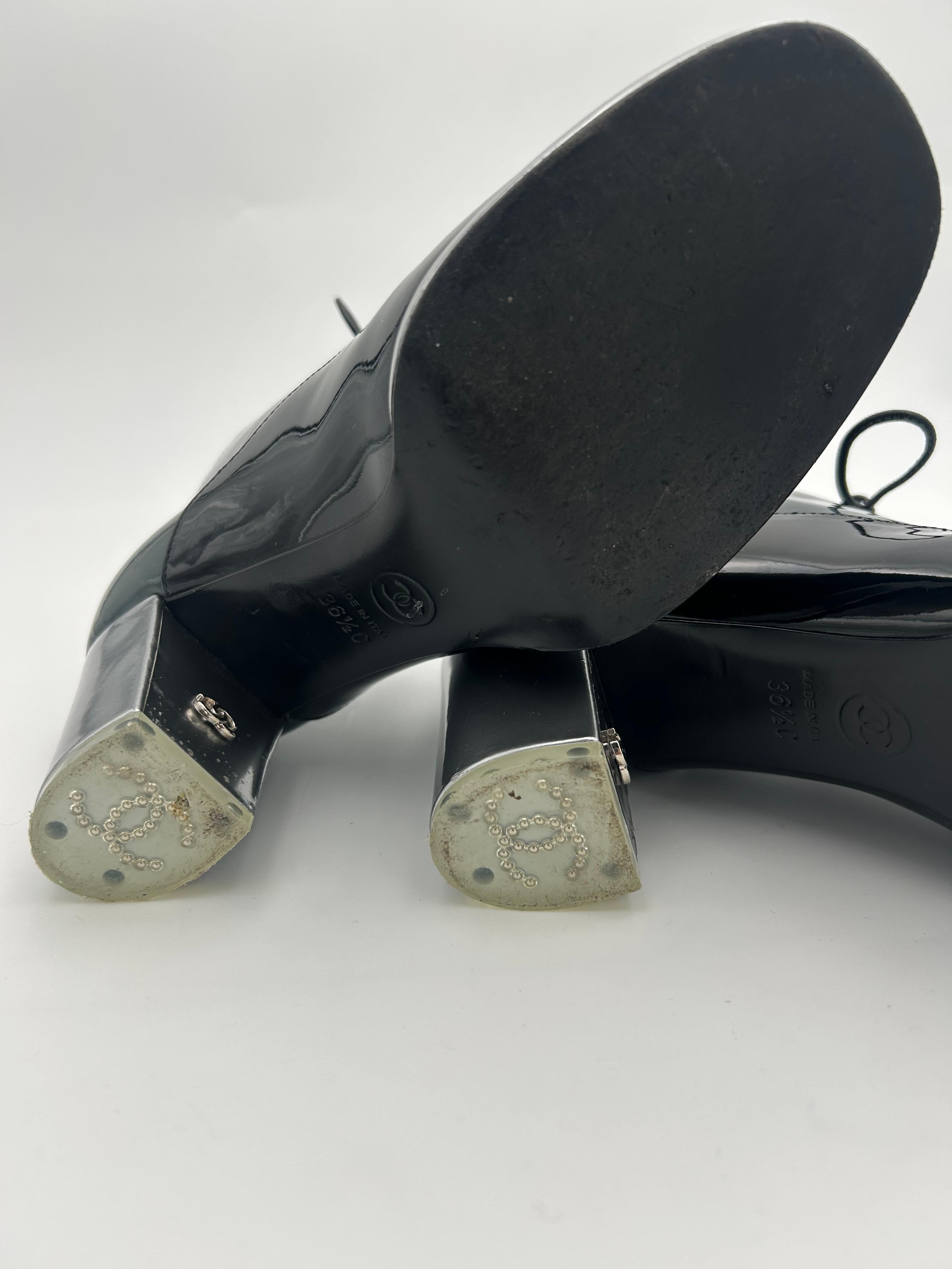 Chanel Patent Leather Ankle Heels Boots im Angebot 2