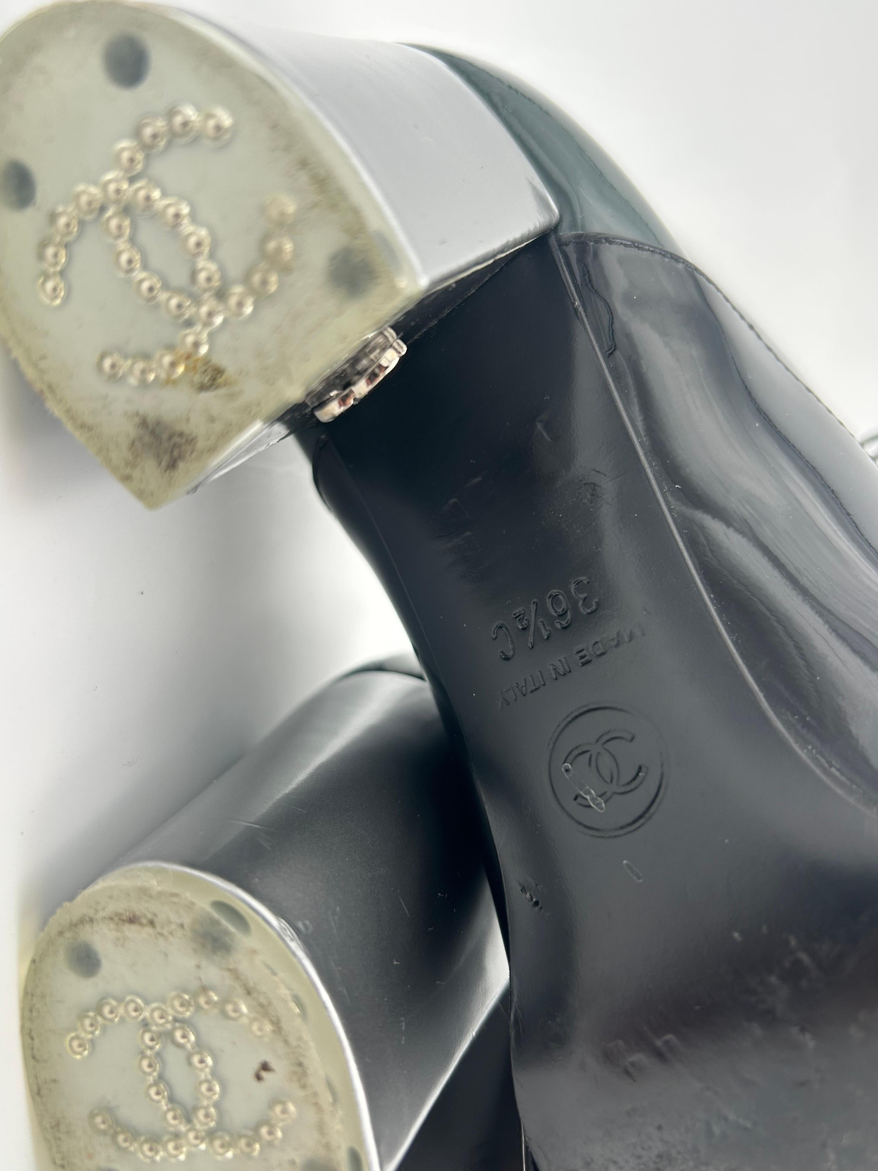 Chanel Patent Leather Ankle Heels Boots im Angebot 3