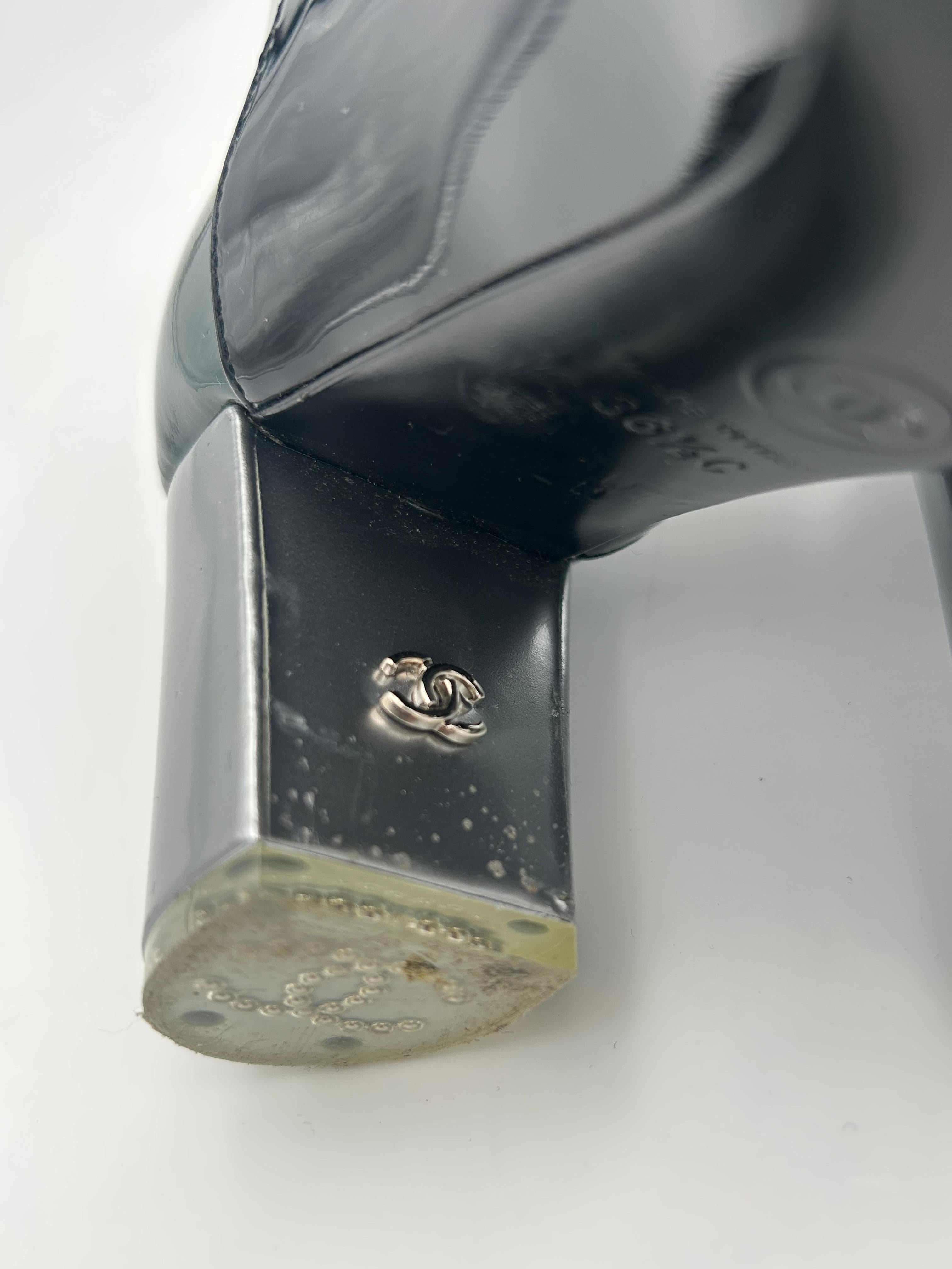 Chanel Patent Leather Ankle Heels Boots im Angebot 4