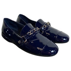 Chanel patent leather loafers in navy blue Chanel patent leather loafers in navy blue